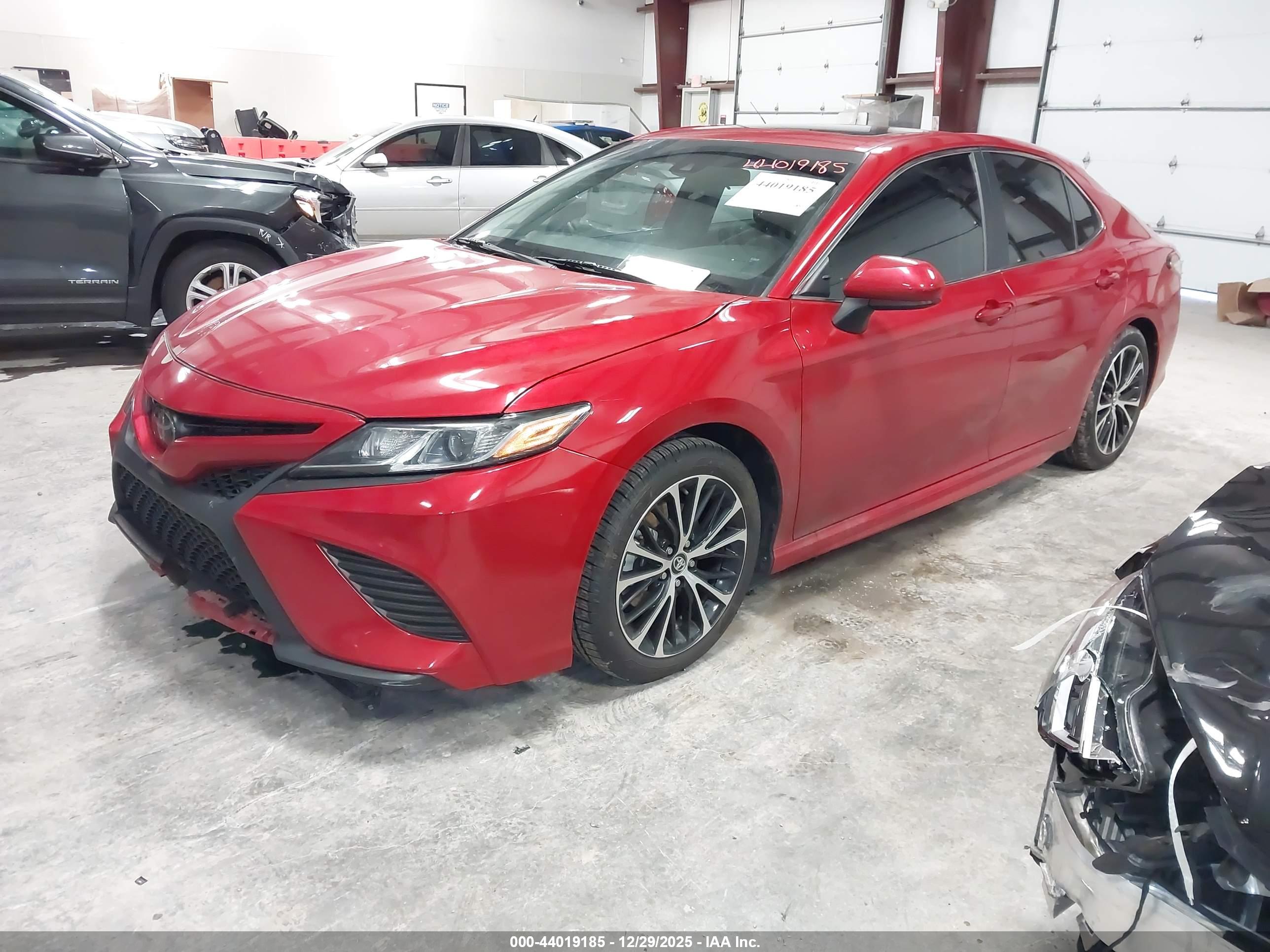 TOYOTA CAMRY image 2