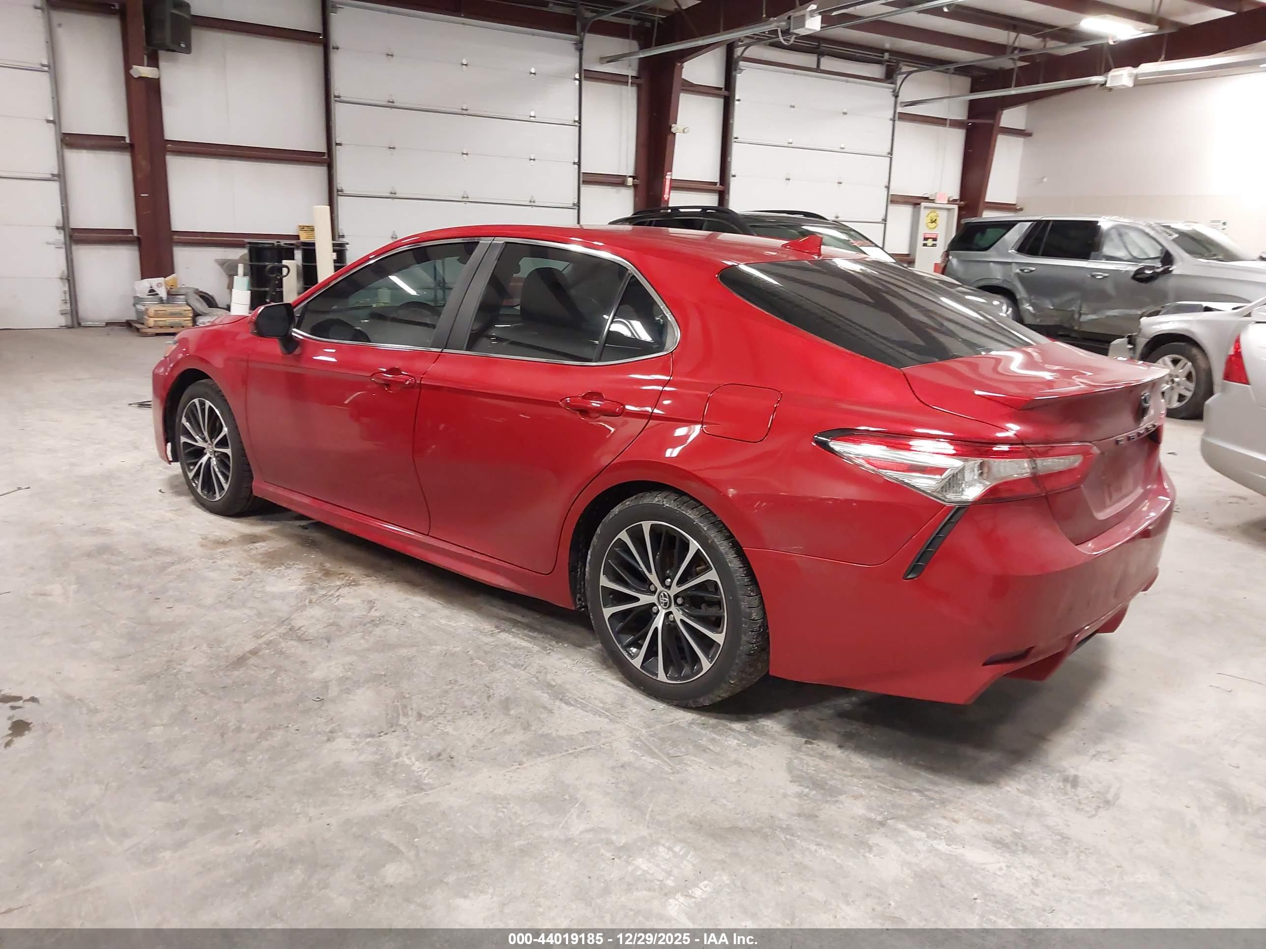 TOYOTA CAMRY image 3