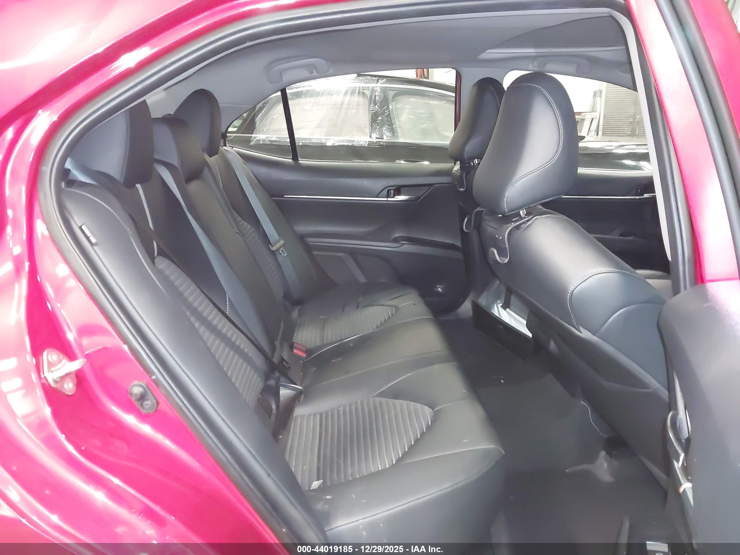 TOYOTA CAMRY image 8