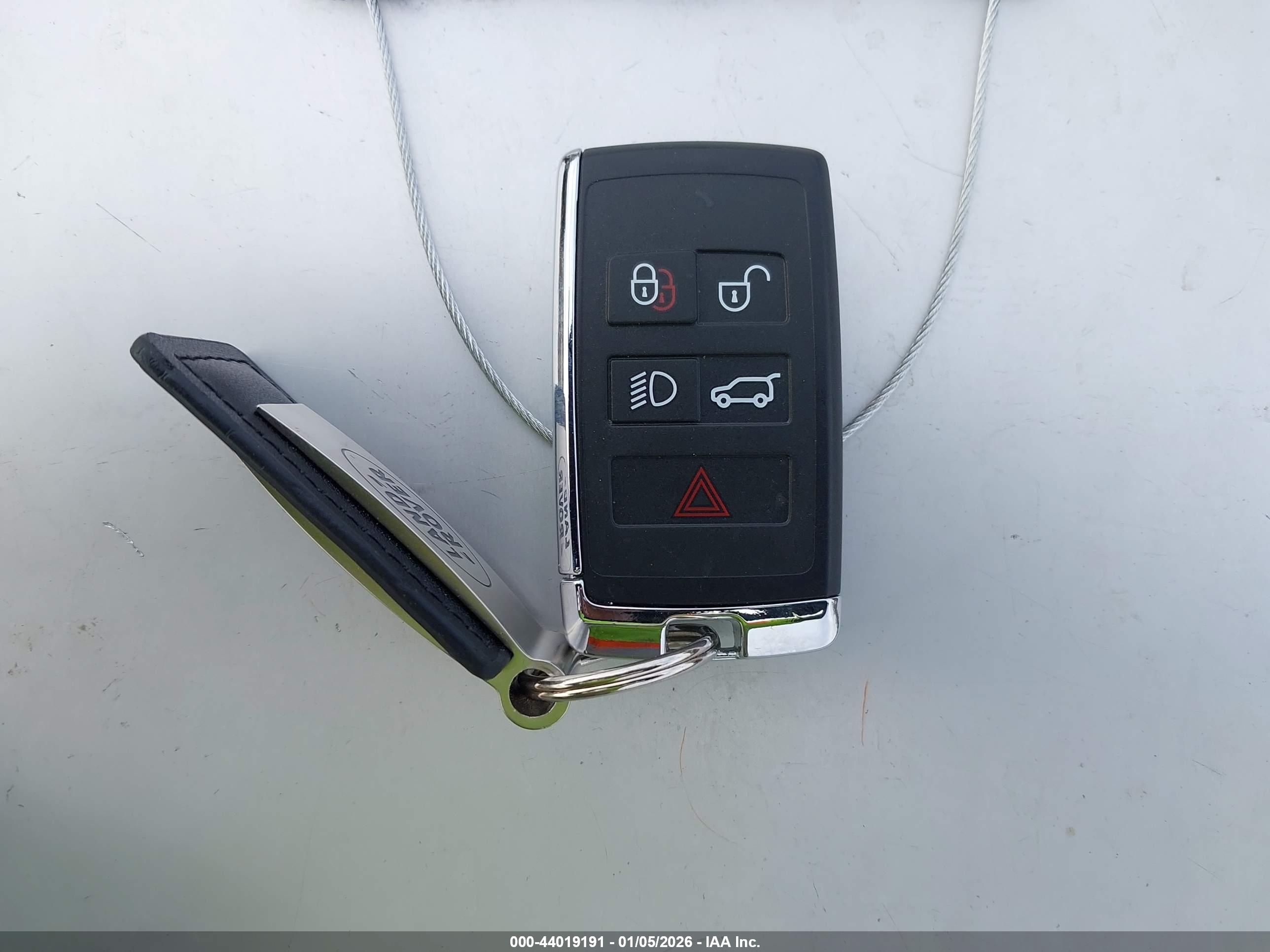 LAND ROVER image 11