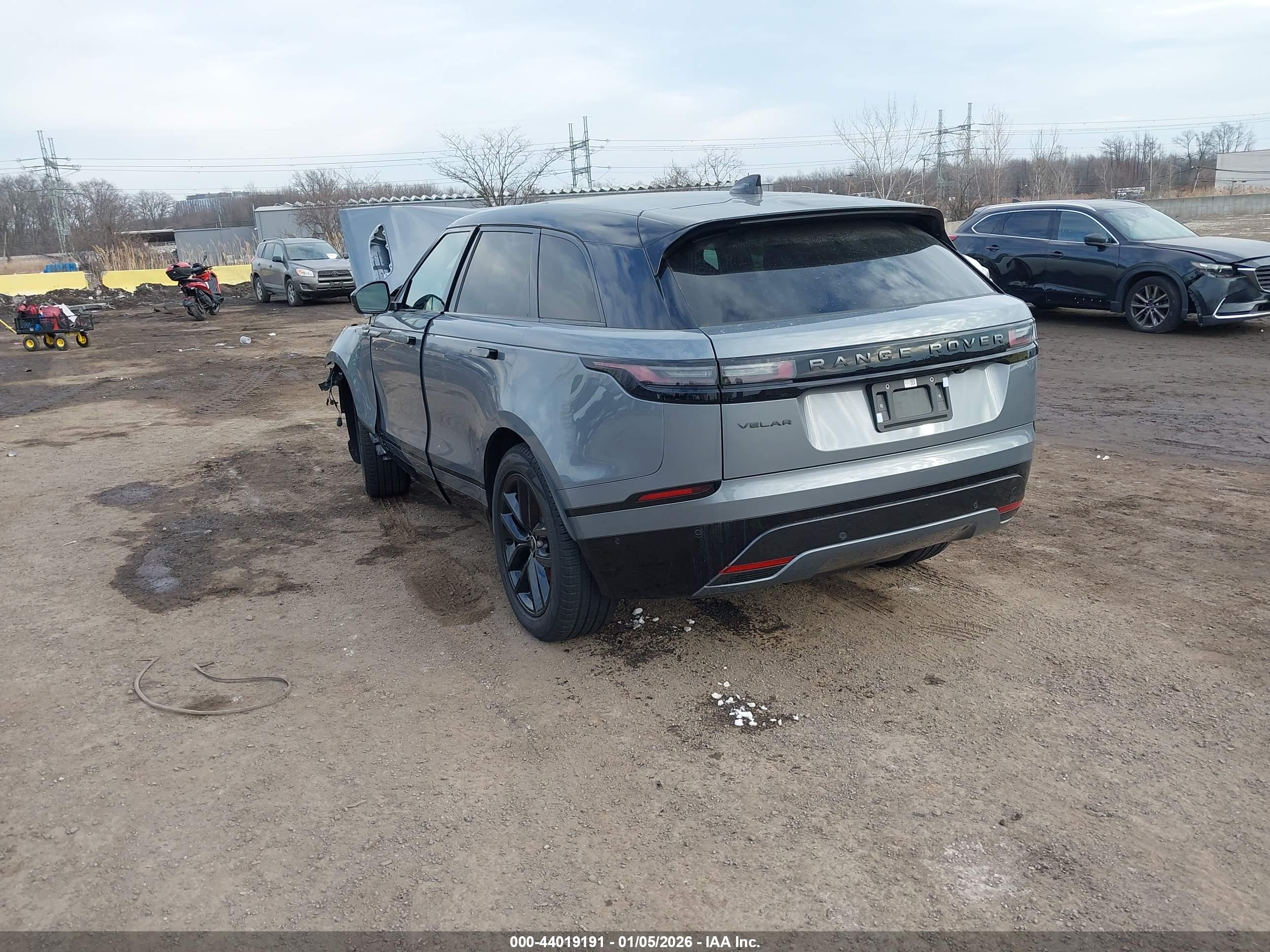LAND ROVER image 3