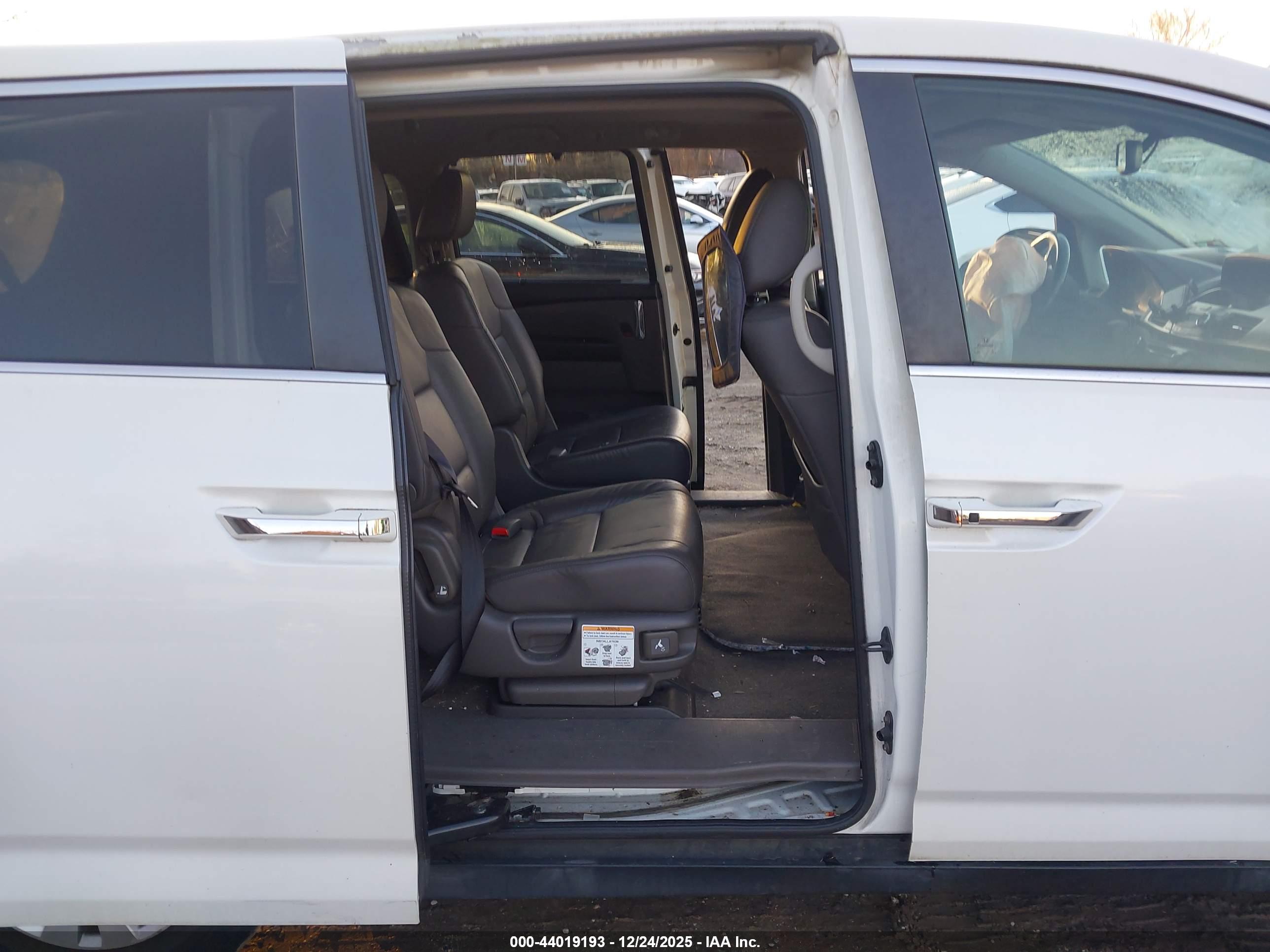 HONDA ODYSSEY image 8