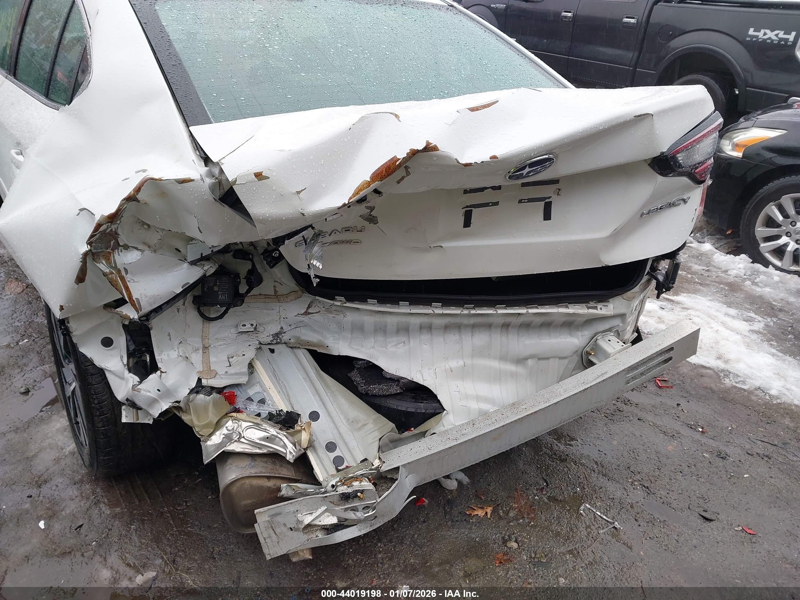 SUBARU LEGACY image 6