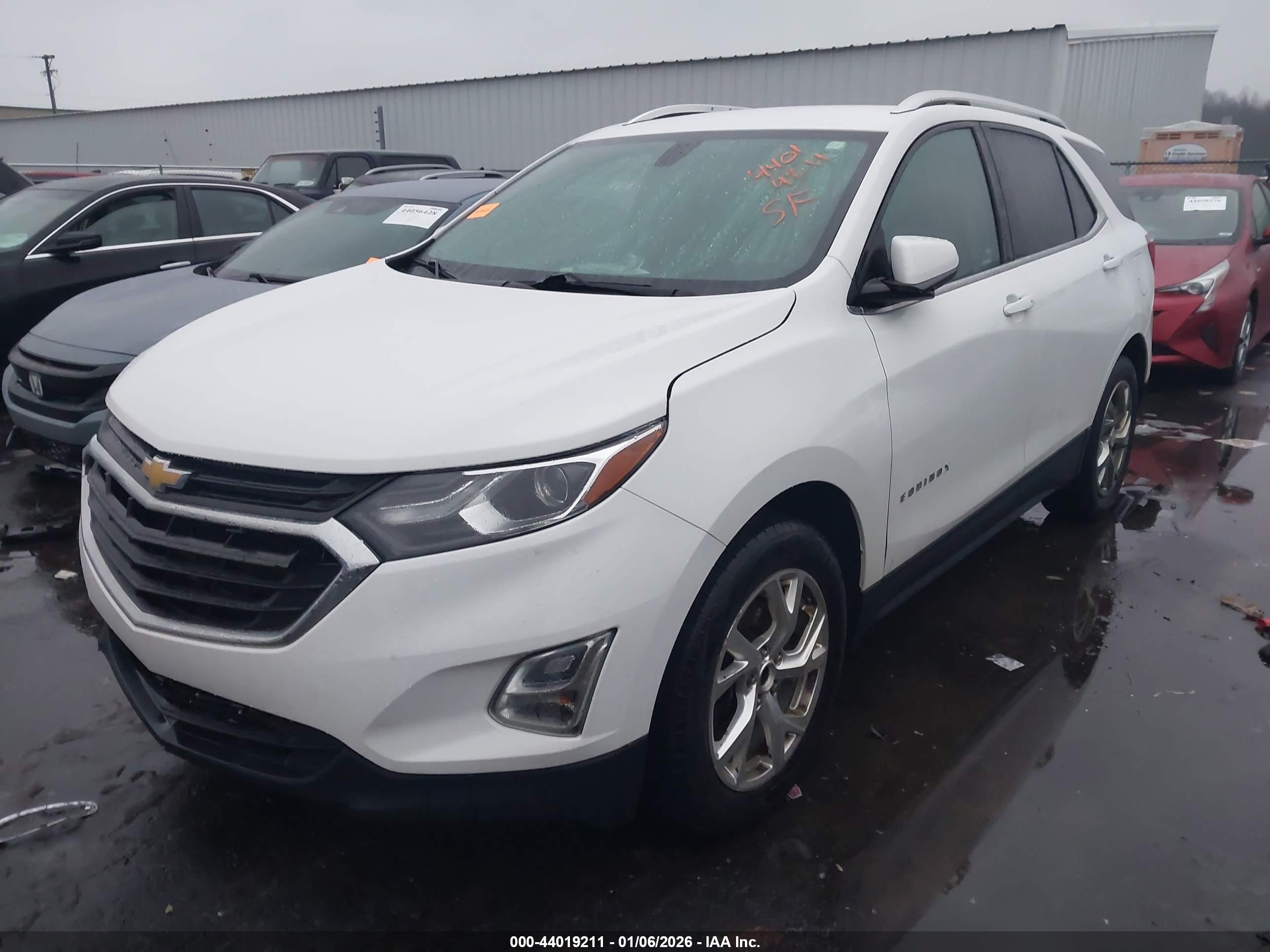 CHEVROLET EQUINOX image 2