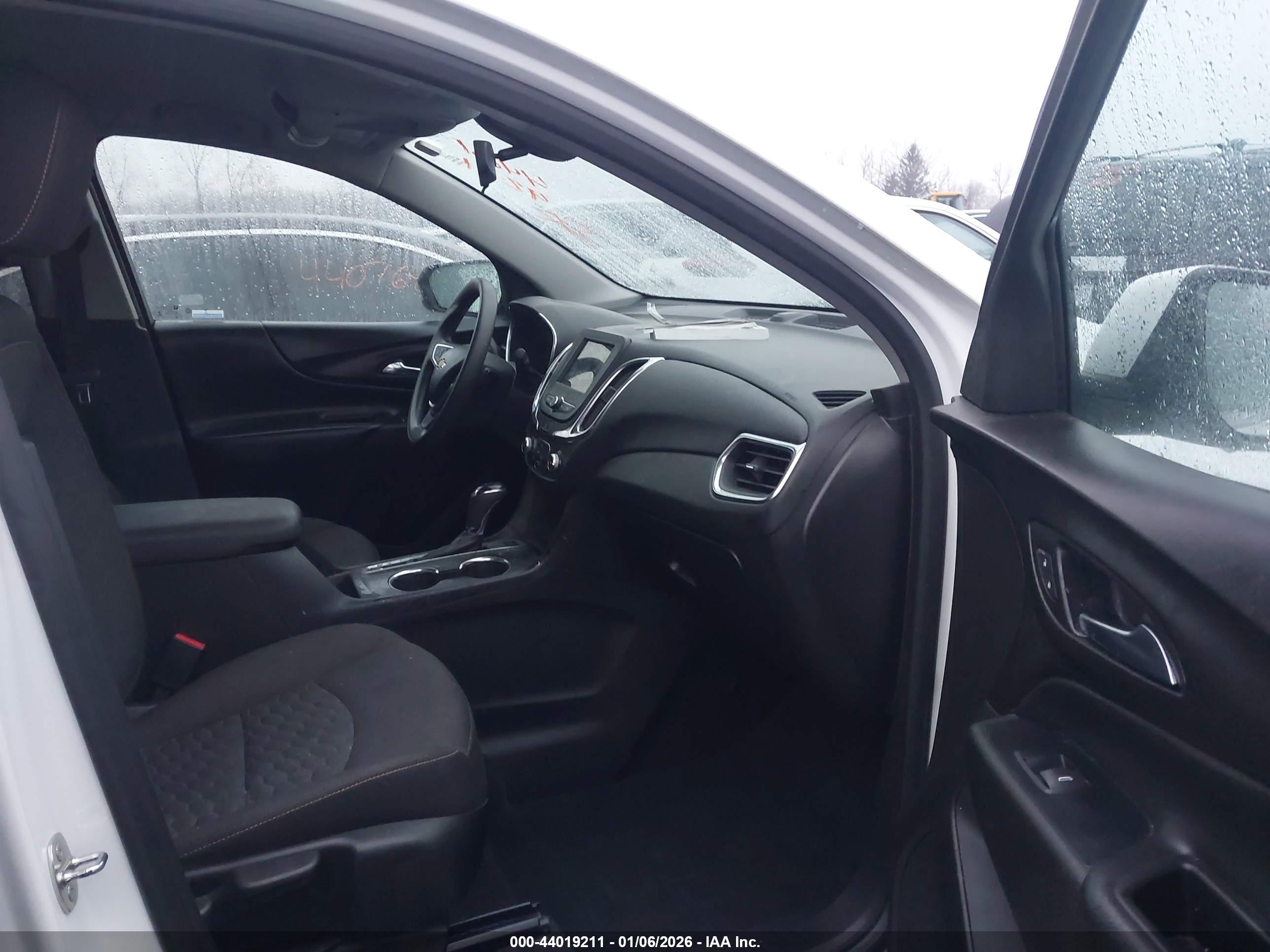 CHEVROLET EQUINOX image 5