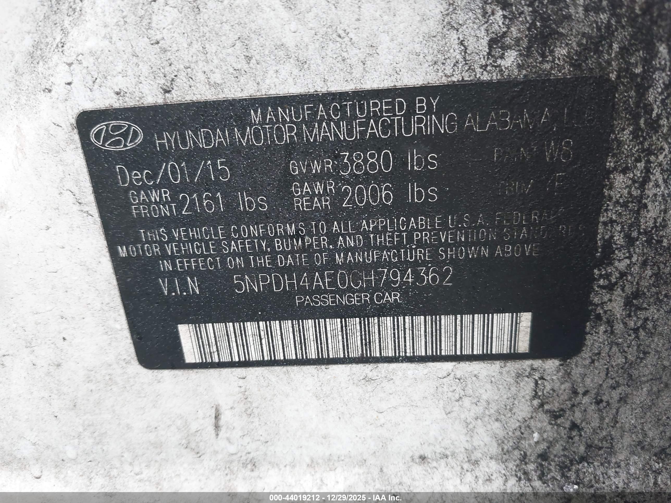 HYUNDAI ELANTRA image 9