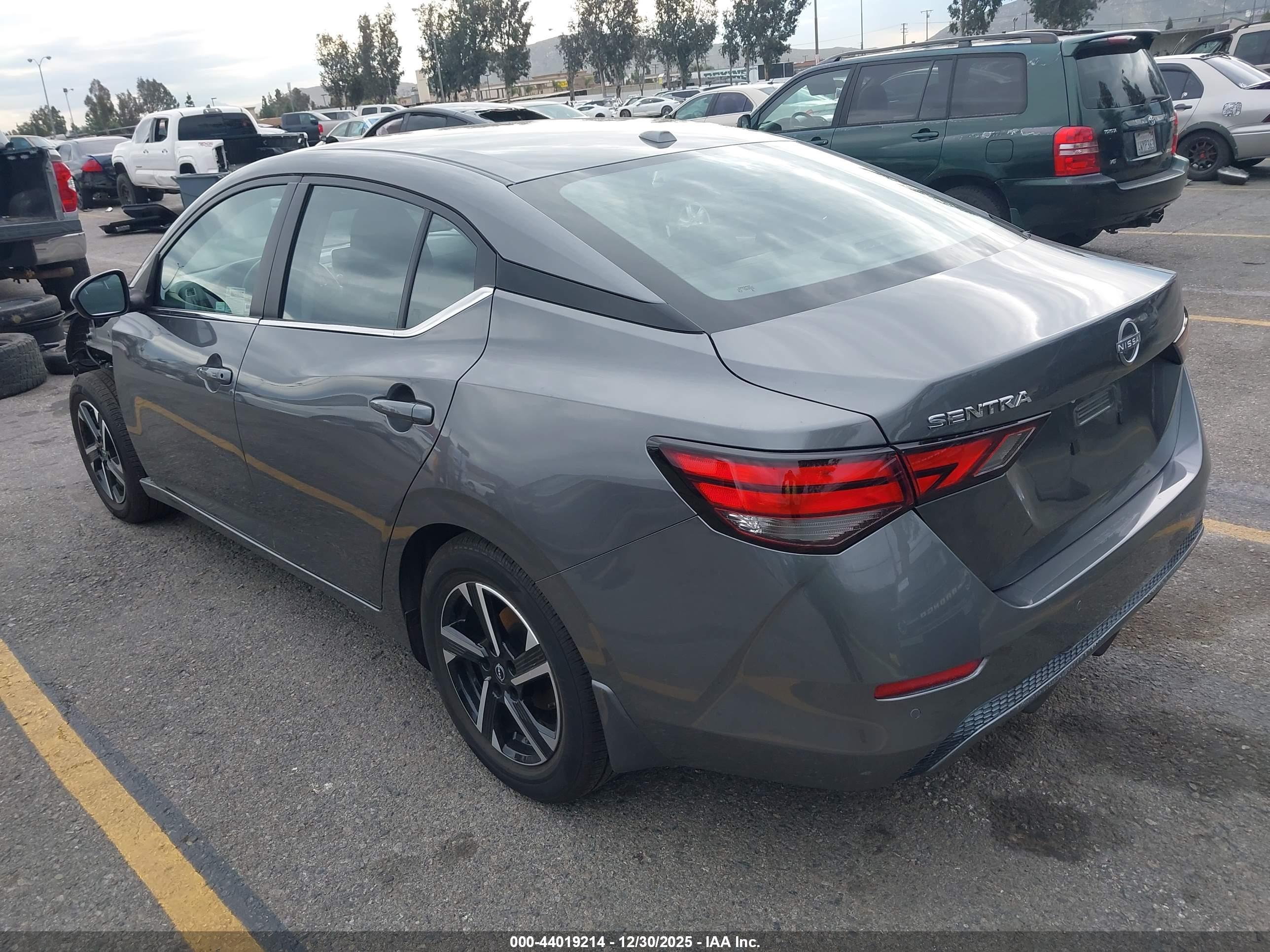 NISSAN SENTRA image 3