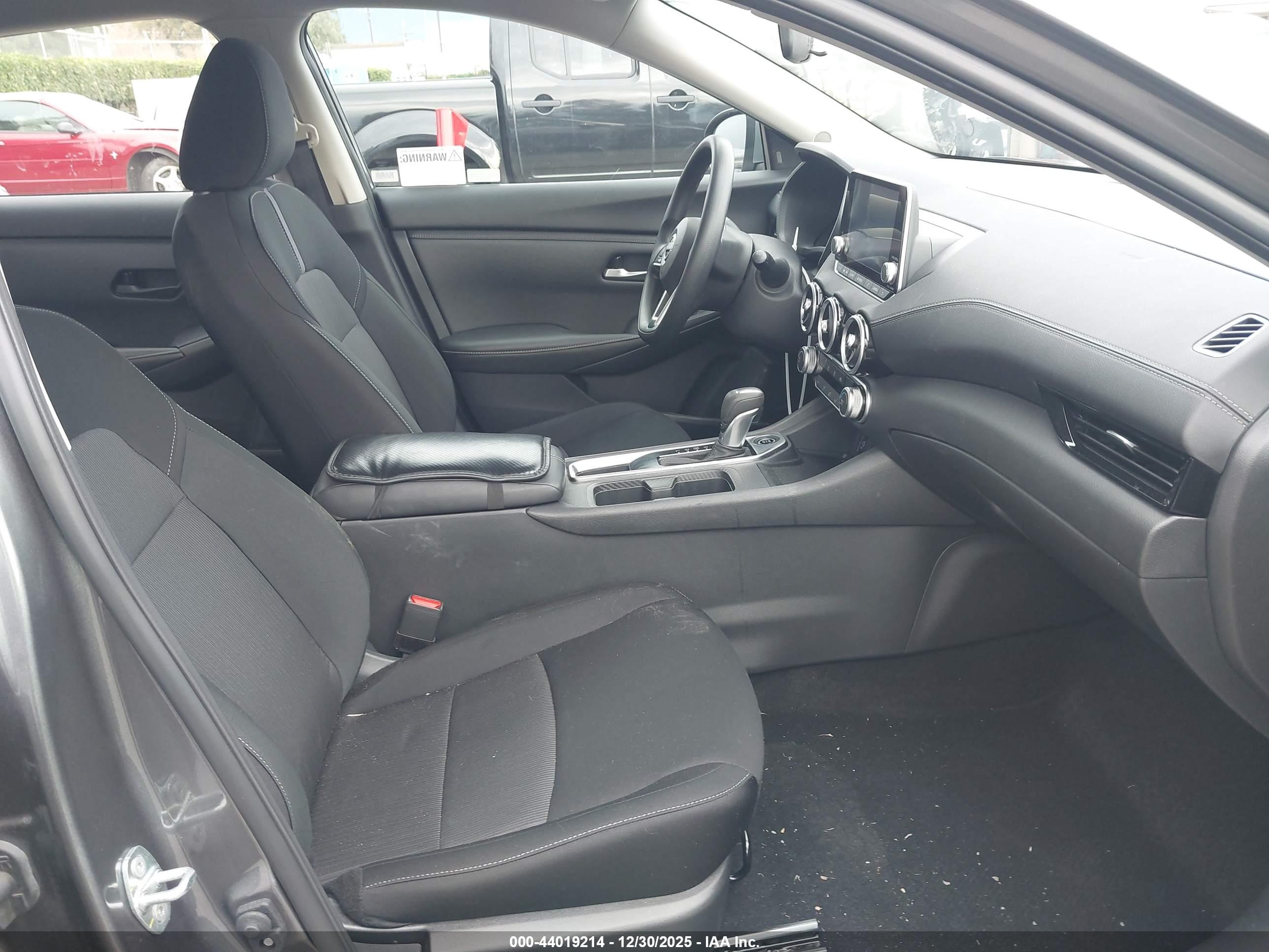NISSAN SENTRA image 5