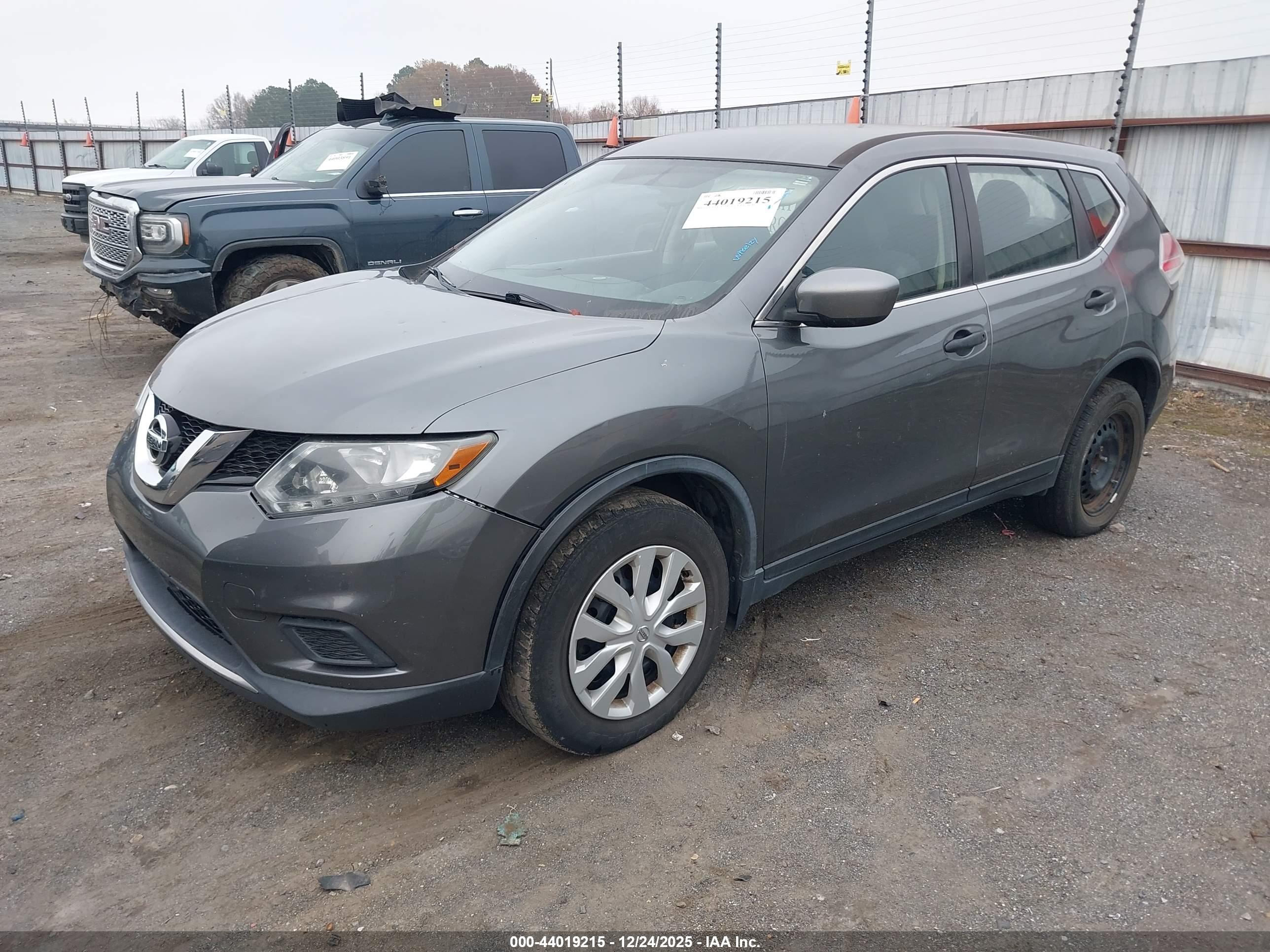 NISSAN ROGUE image 2