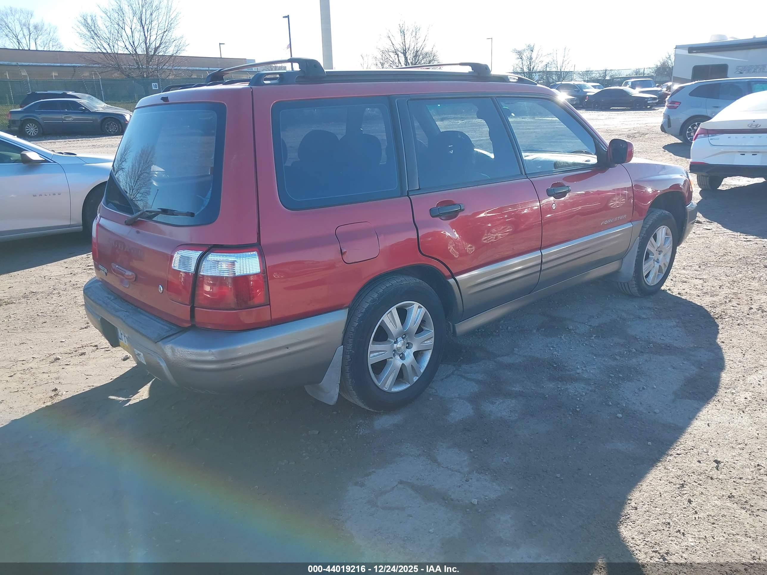 SUBARU FORESTER image 4