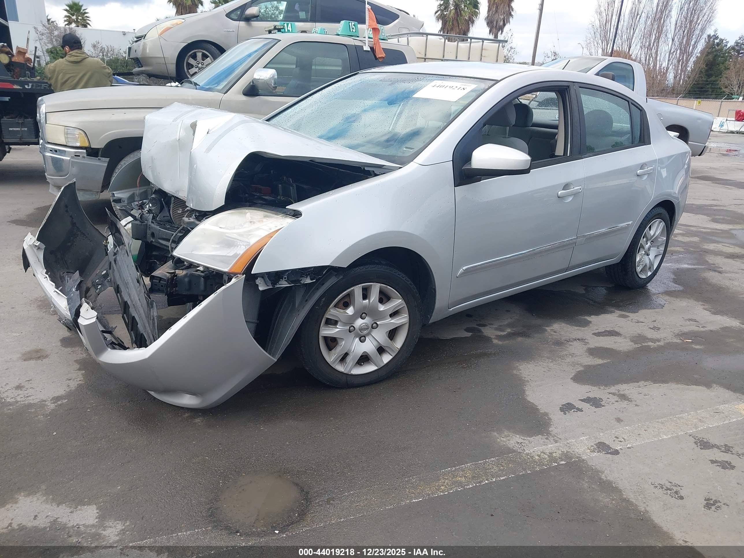 NISSAN SENTRA image 2