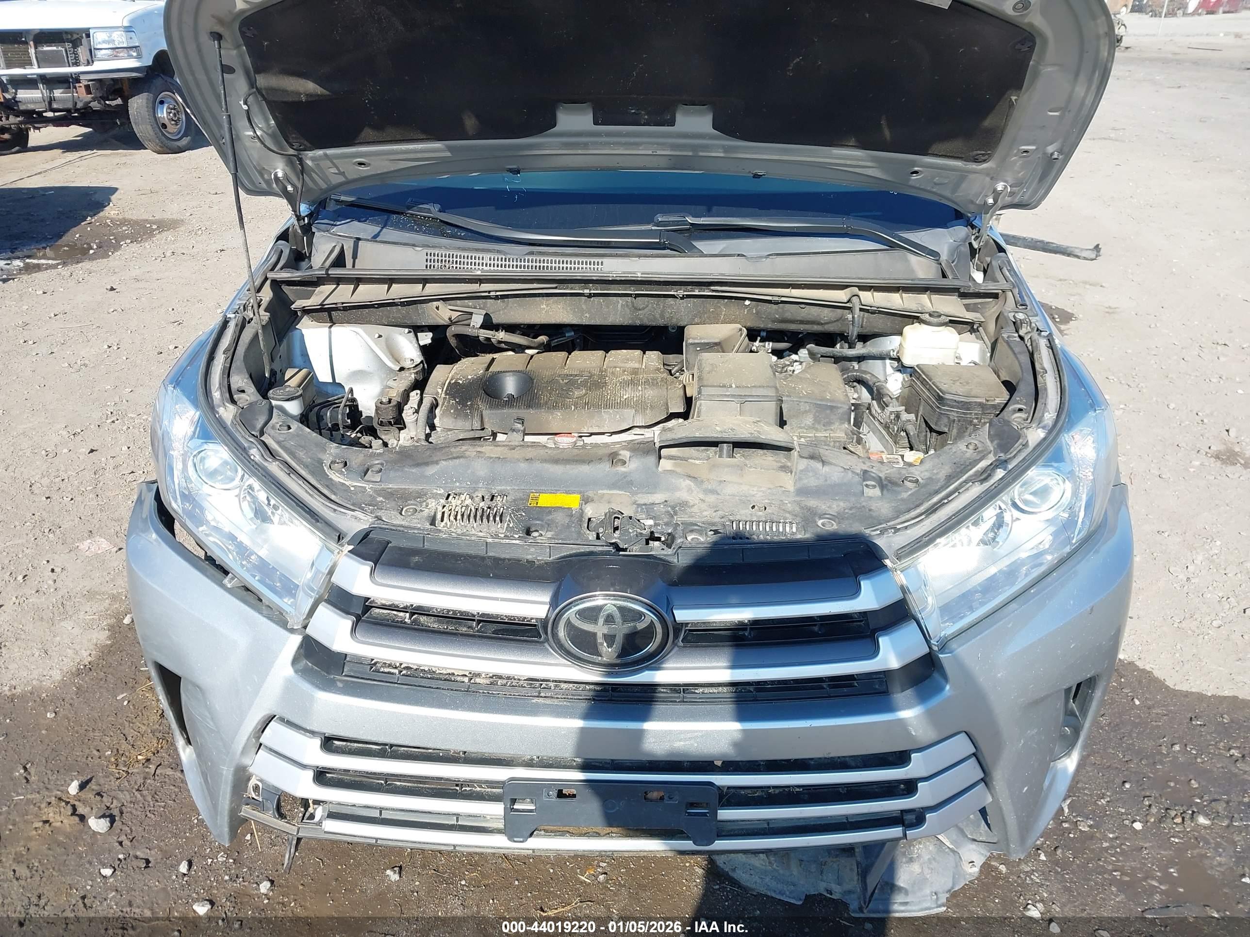TOYOTA HIGHLANDER image 10