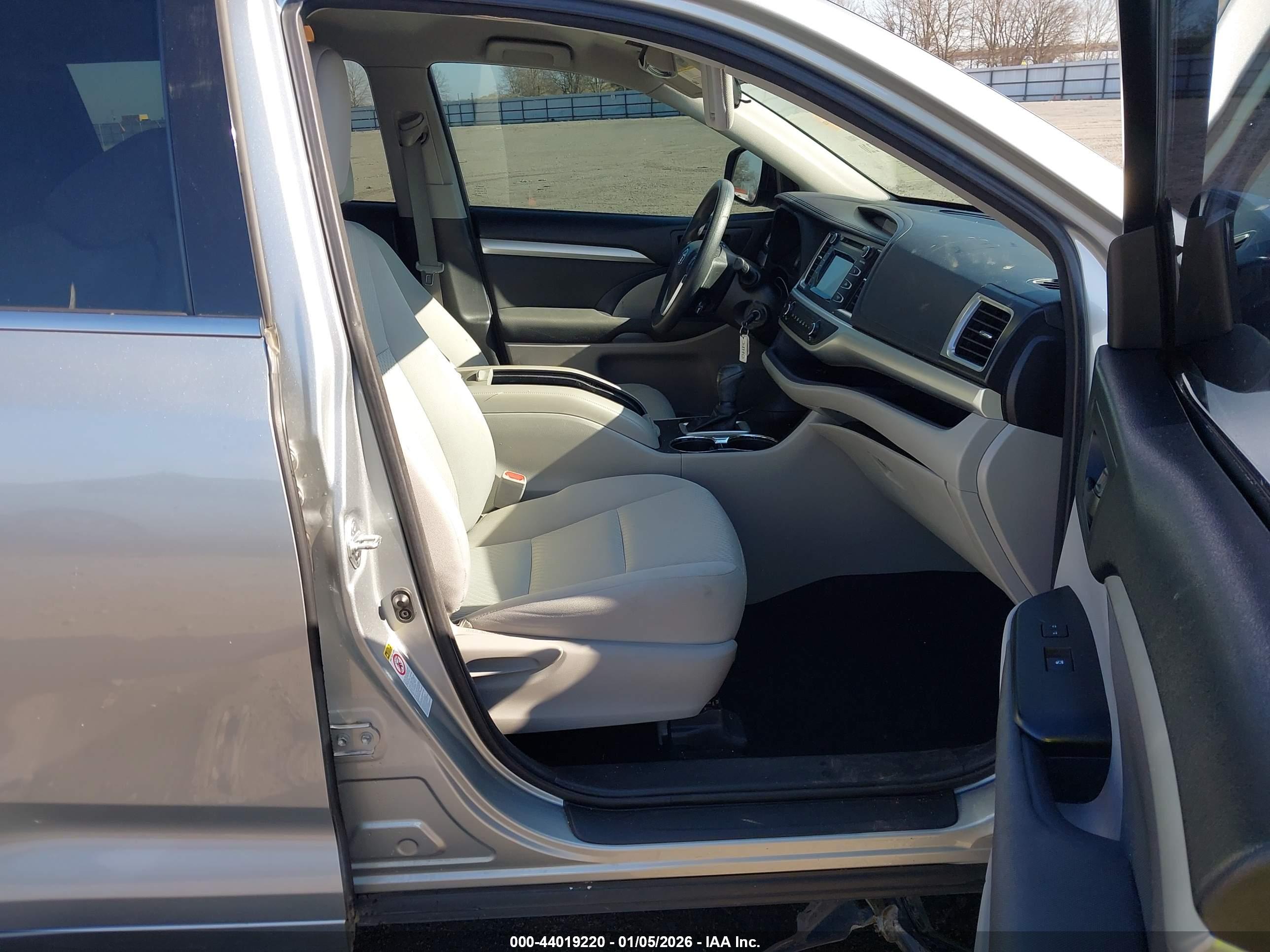 TOYOTA HIGHLANDER image 5
