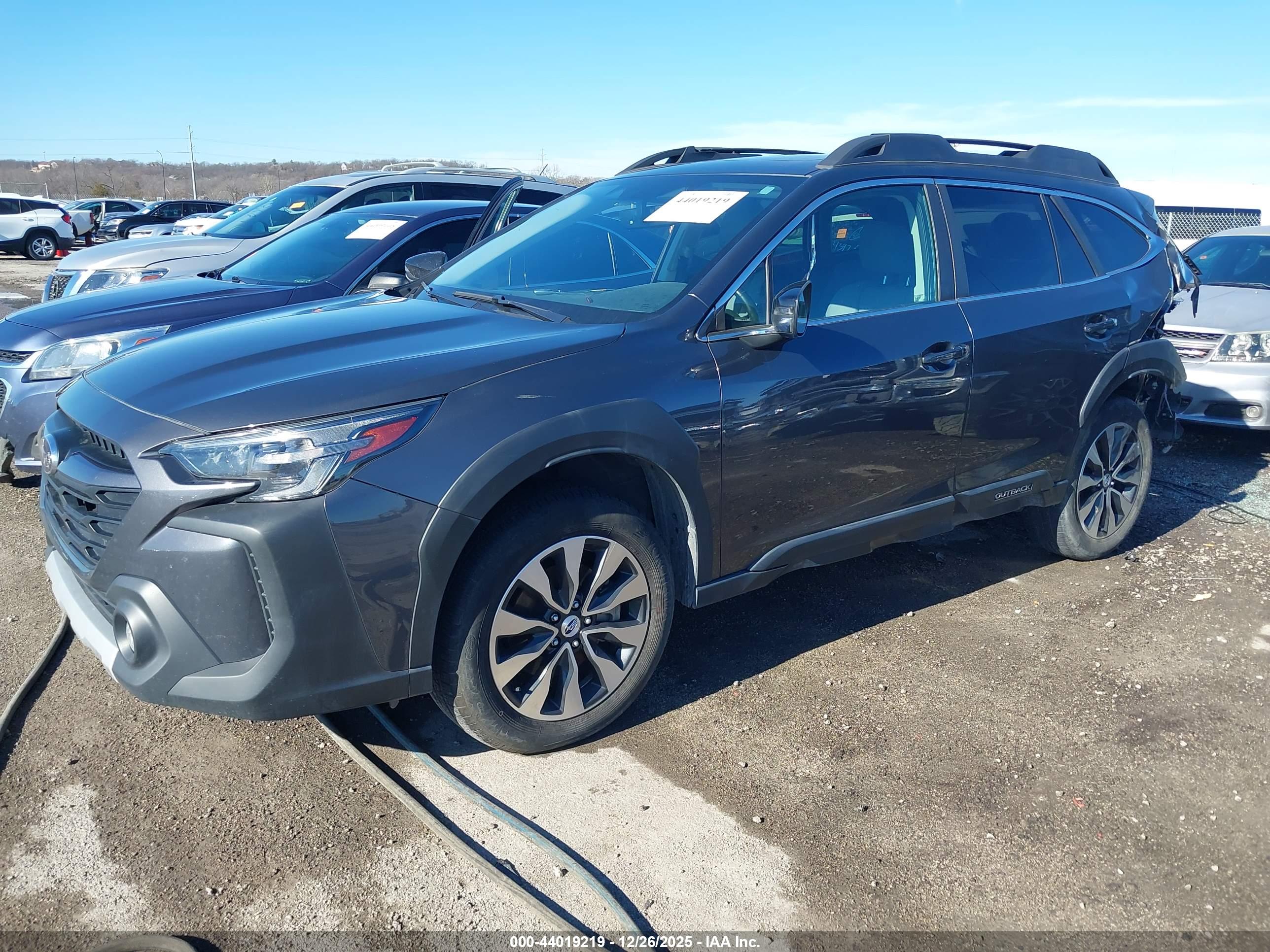 SUBARU OUTBACK image 2