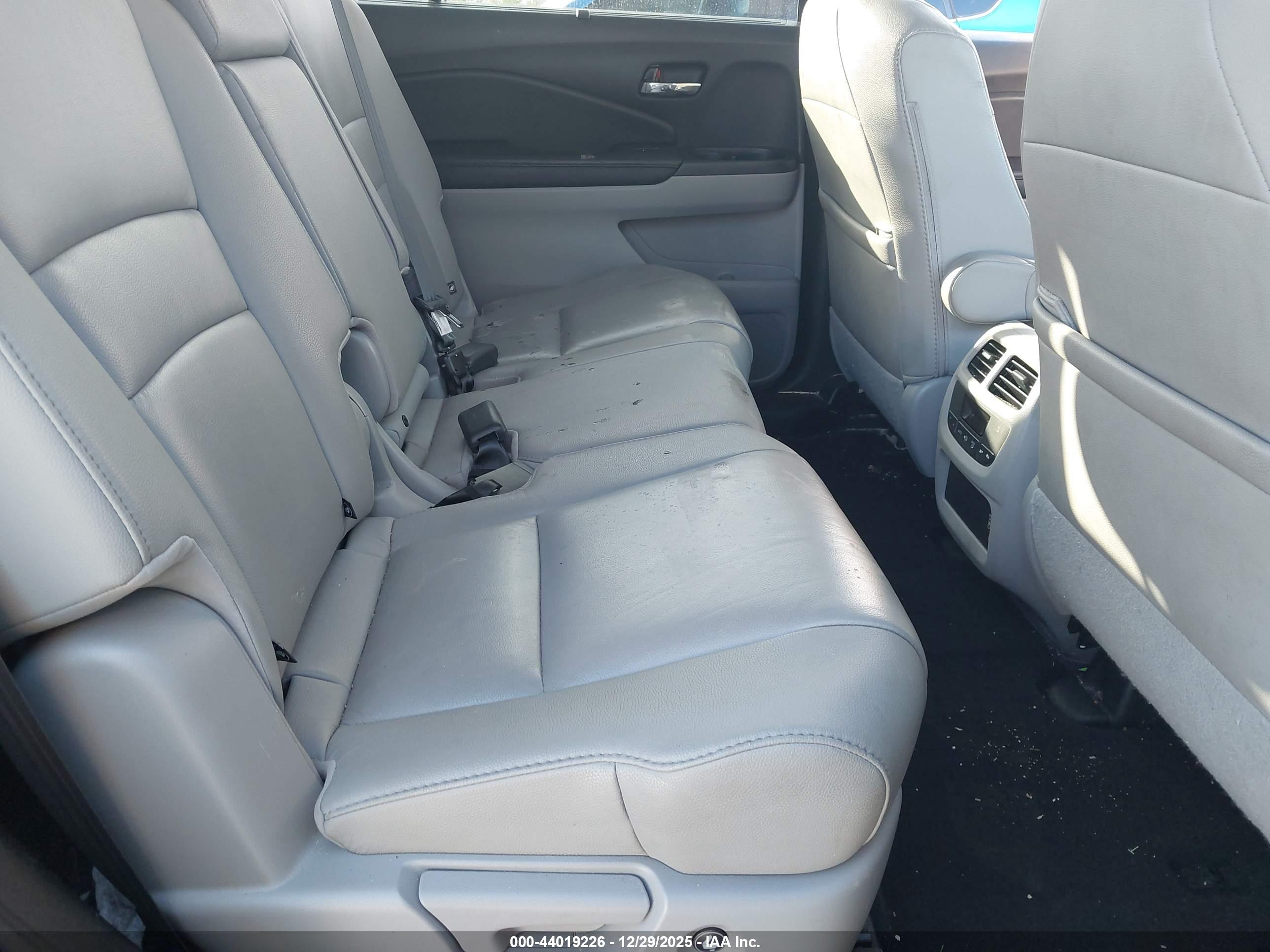 HONDA PILOT image 8