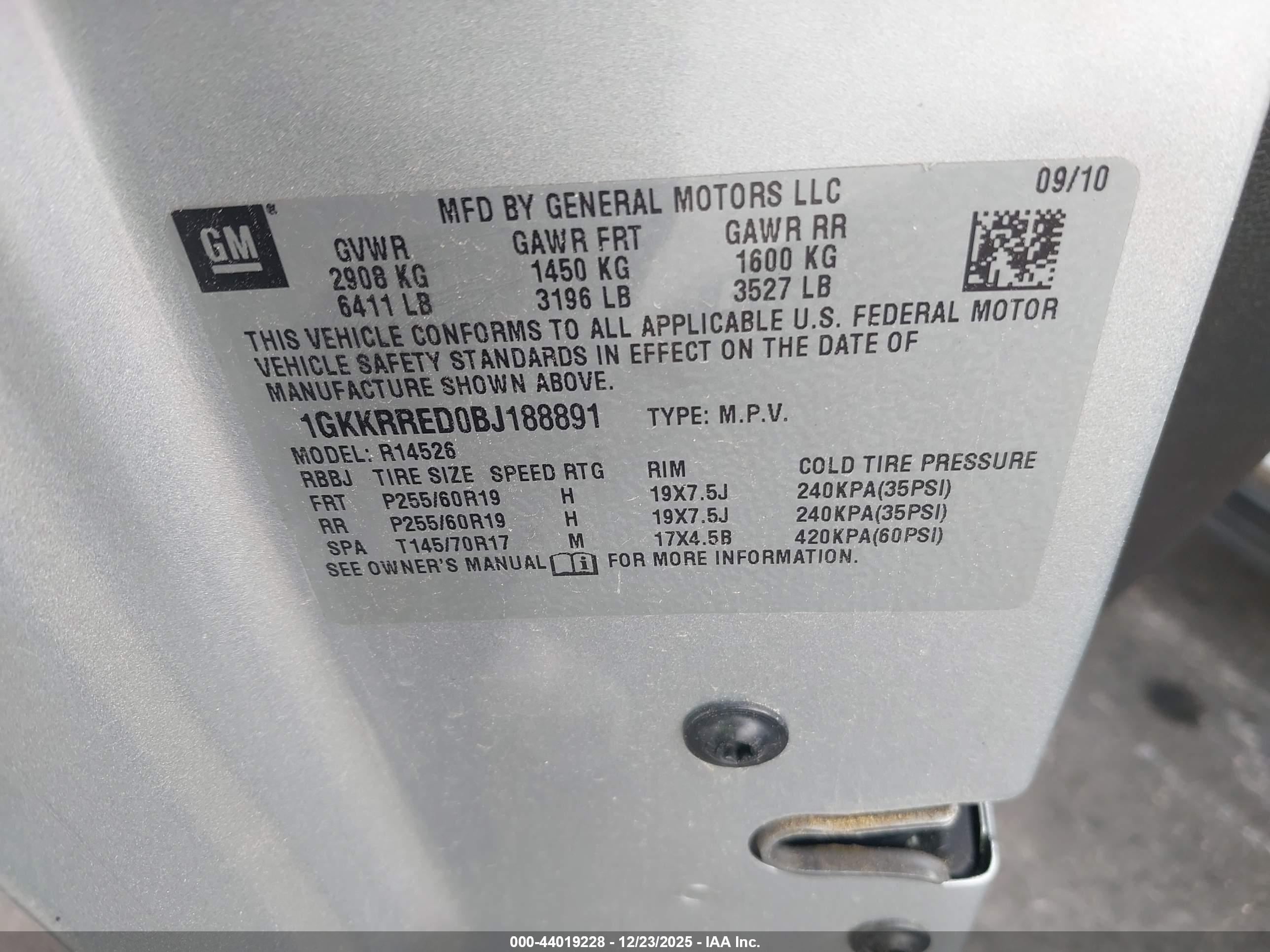 GMC ACADIA image 9