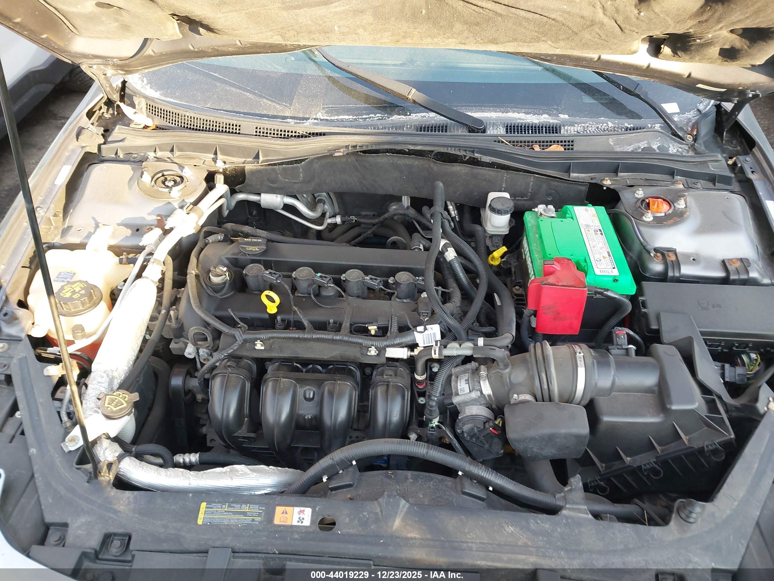 FORD FUSION image 10