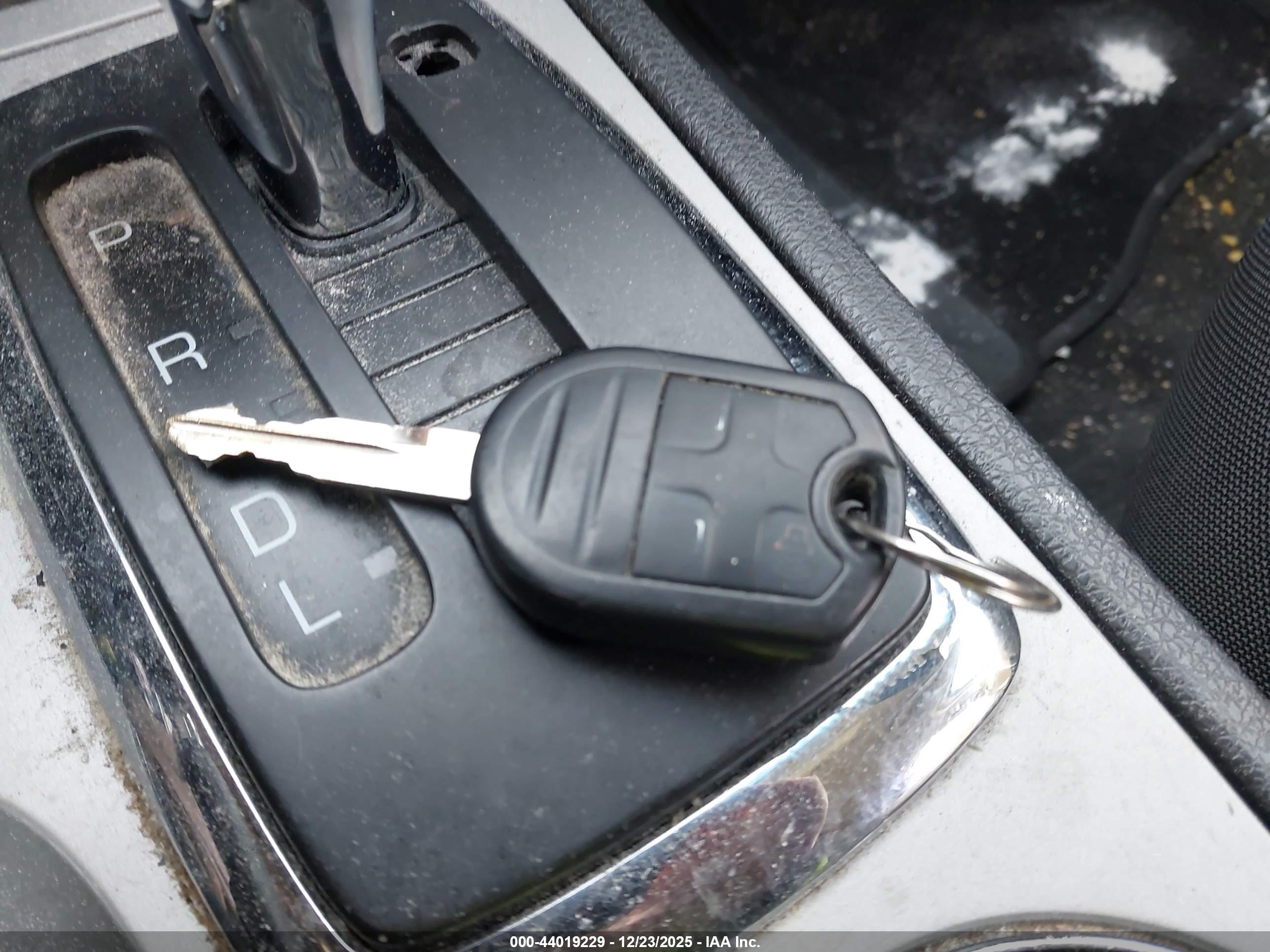 FORD FUSION image 11