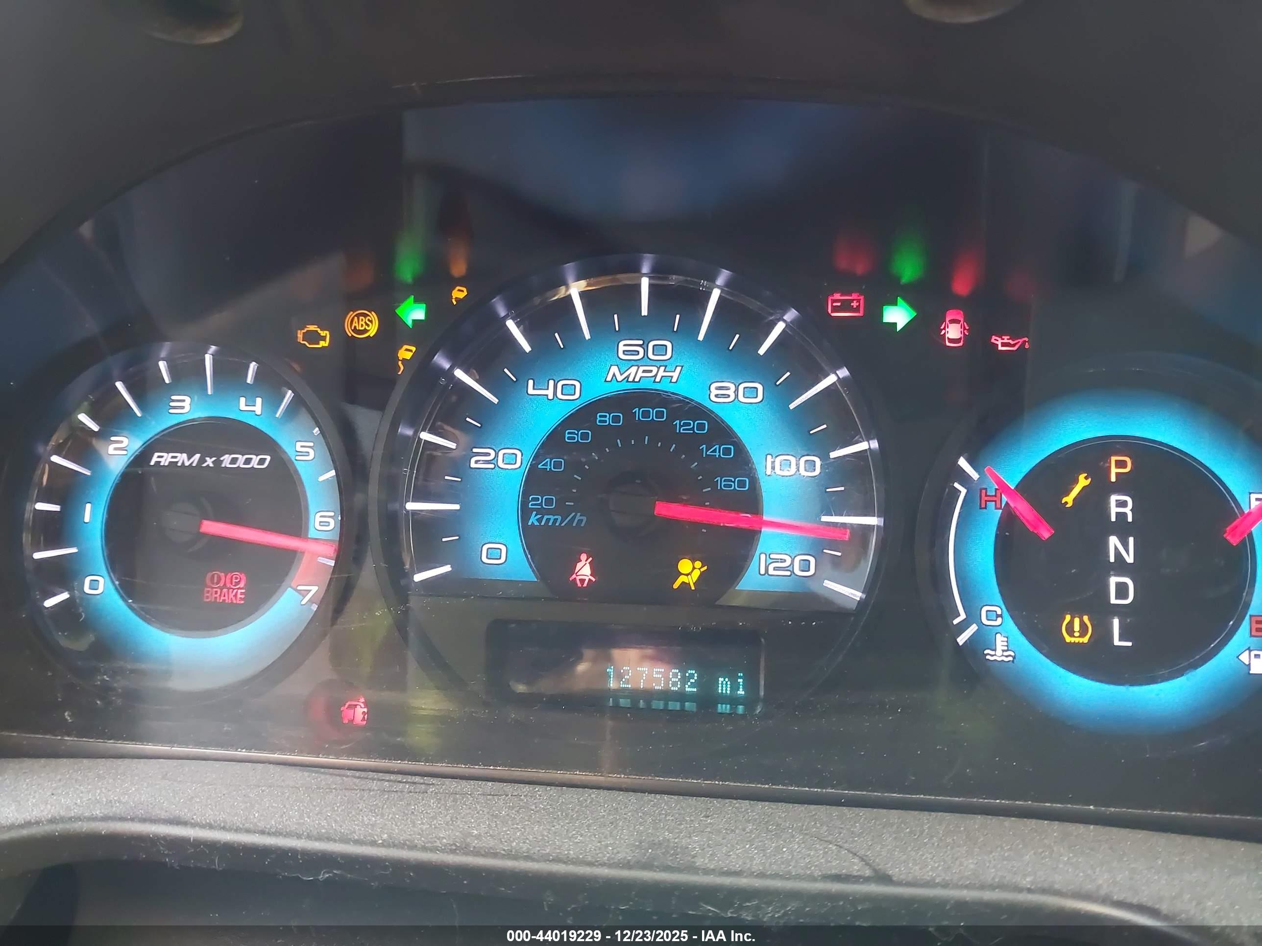 FORD FUSION image 7