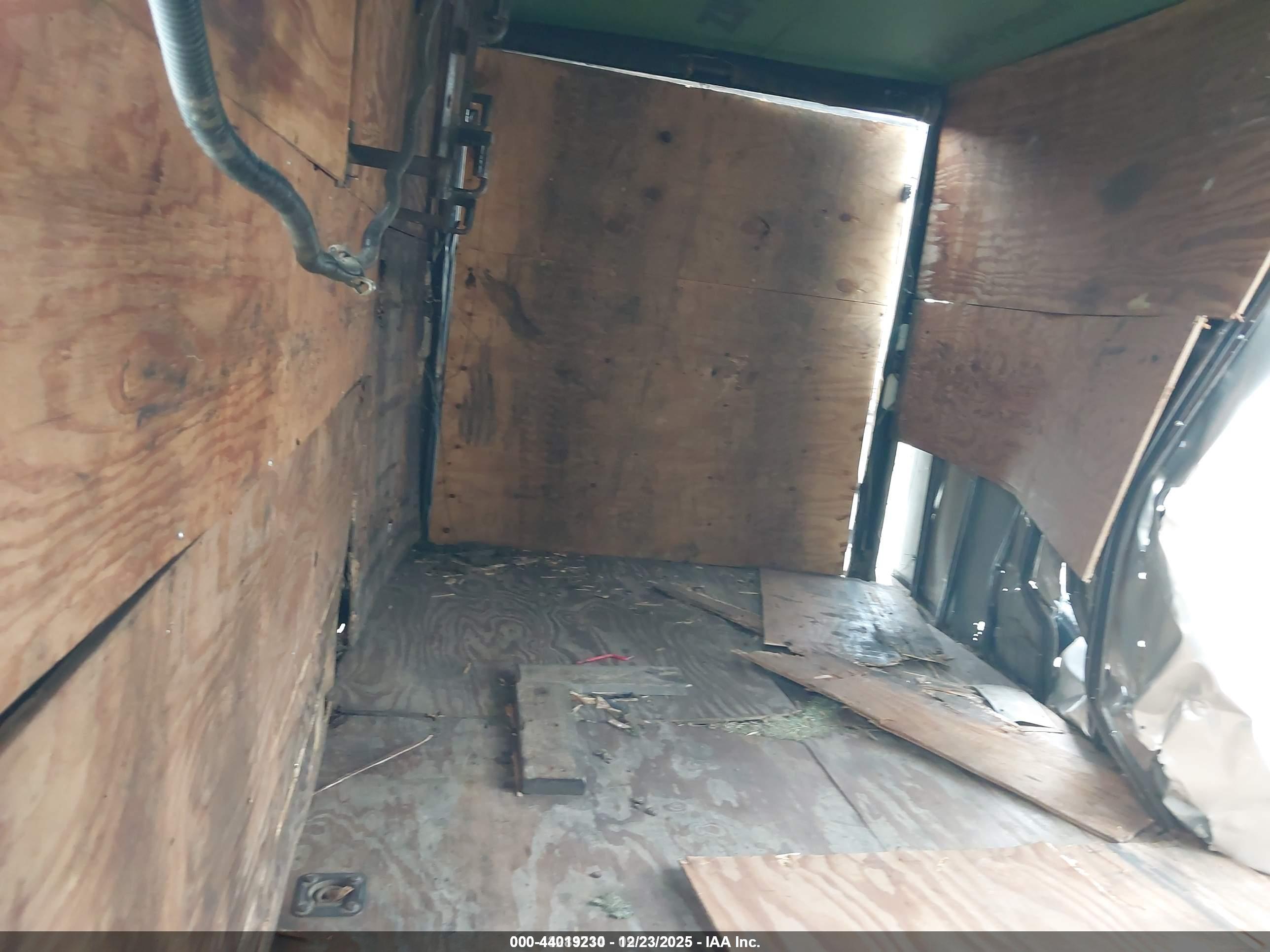 WELLS CARGO image 5