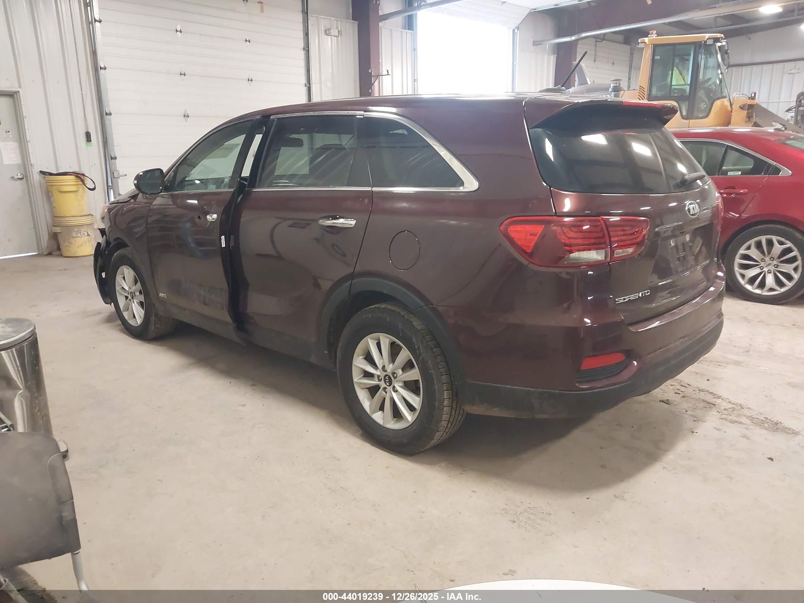 KIA SORENTO image 3