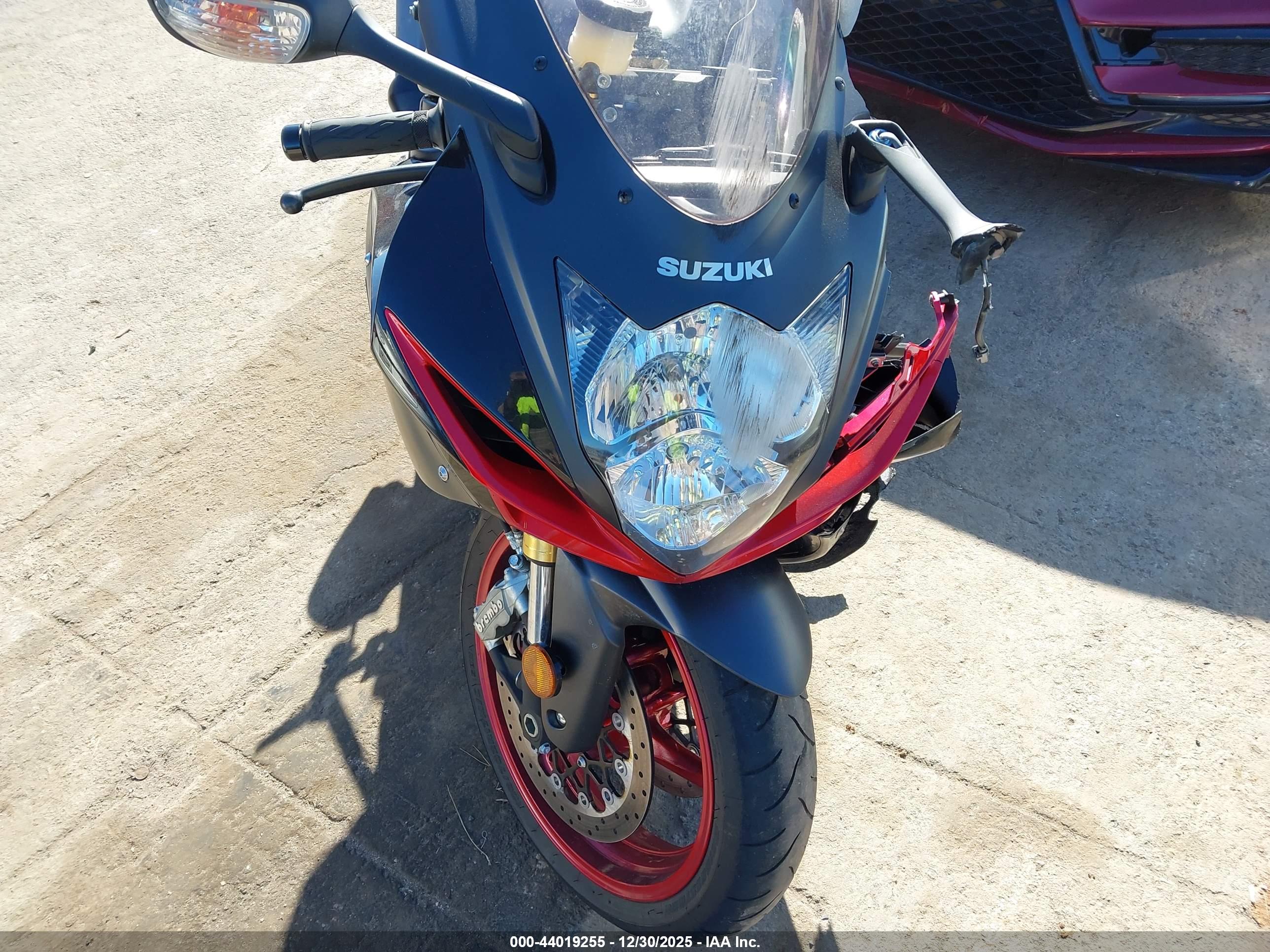SUZUKI GSX-R750 image 5