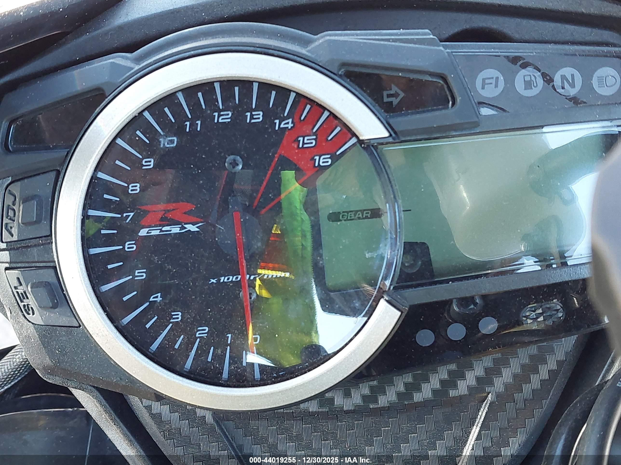 SUZUKI GSX-R750 image 7