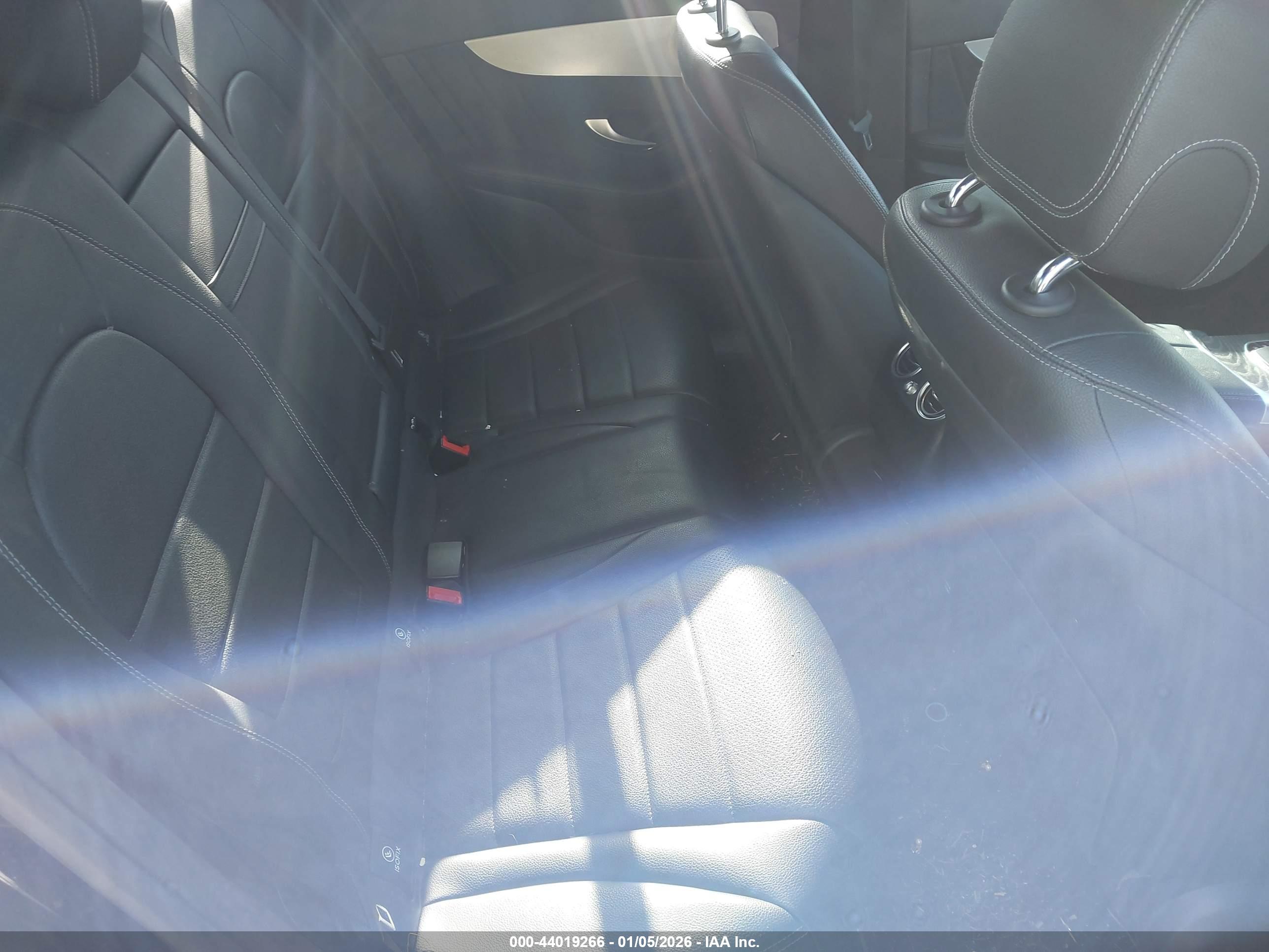 MERCEDES-BENZ GLC image 8