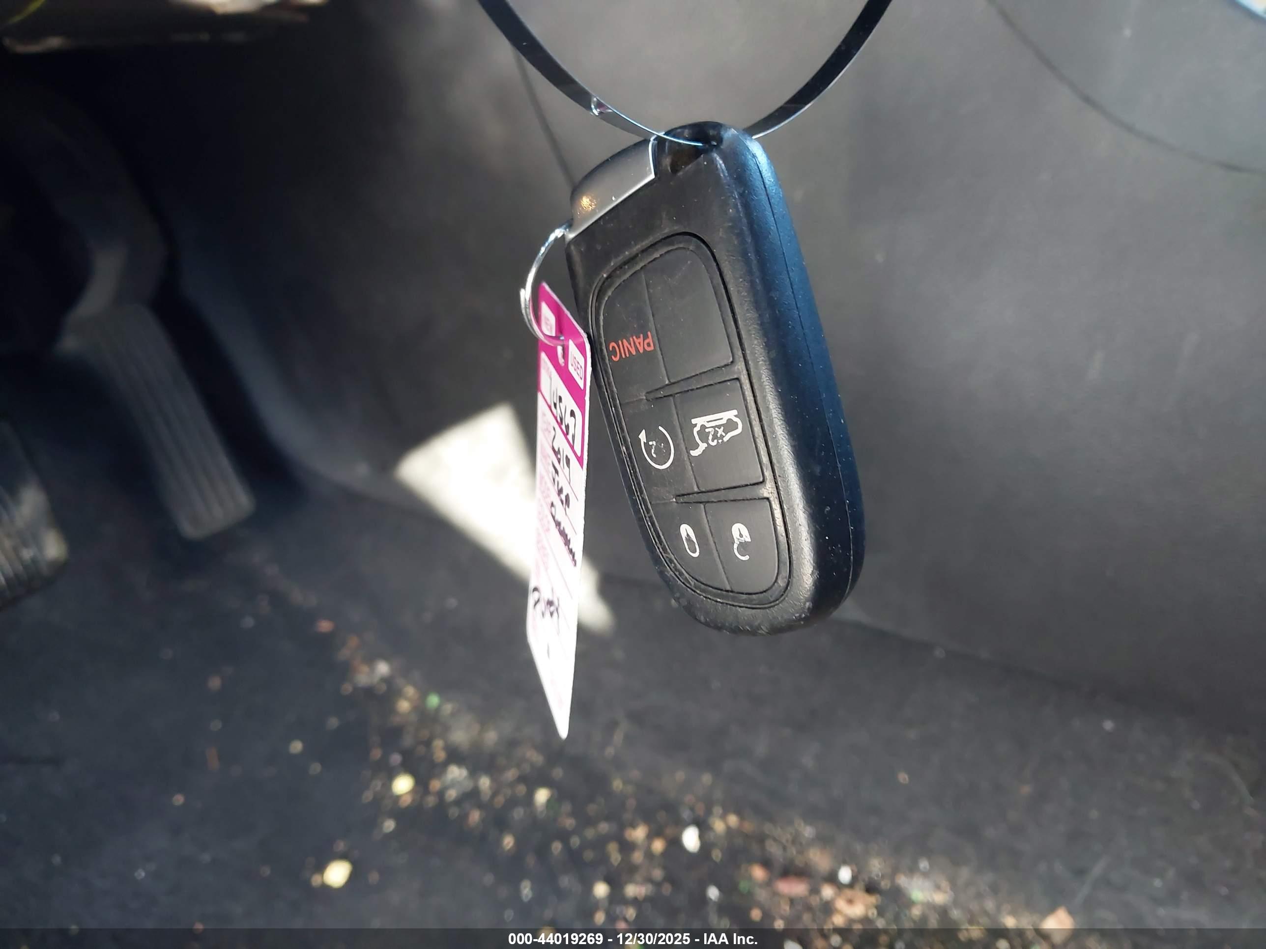 JEEP CHEROKEE image 11