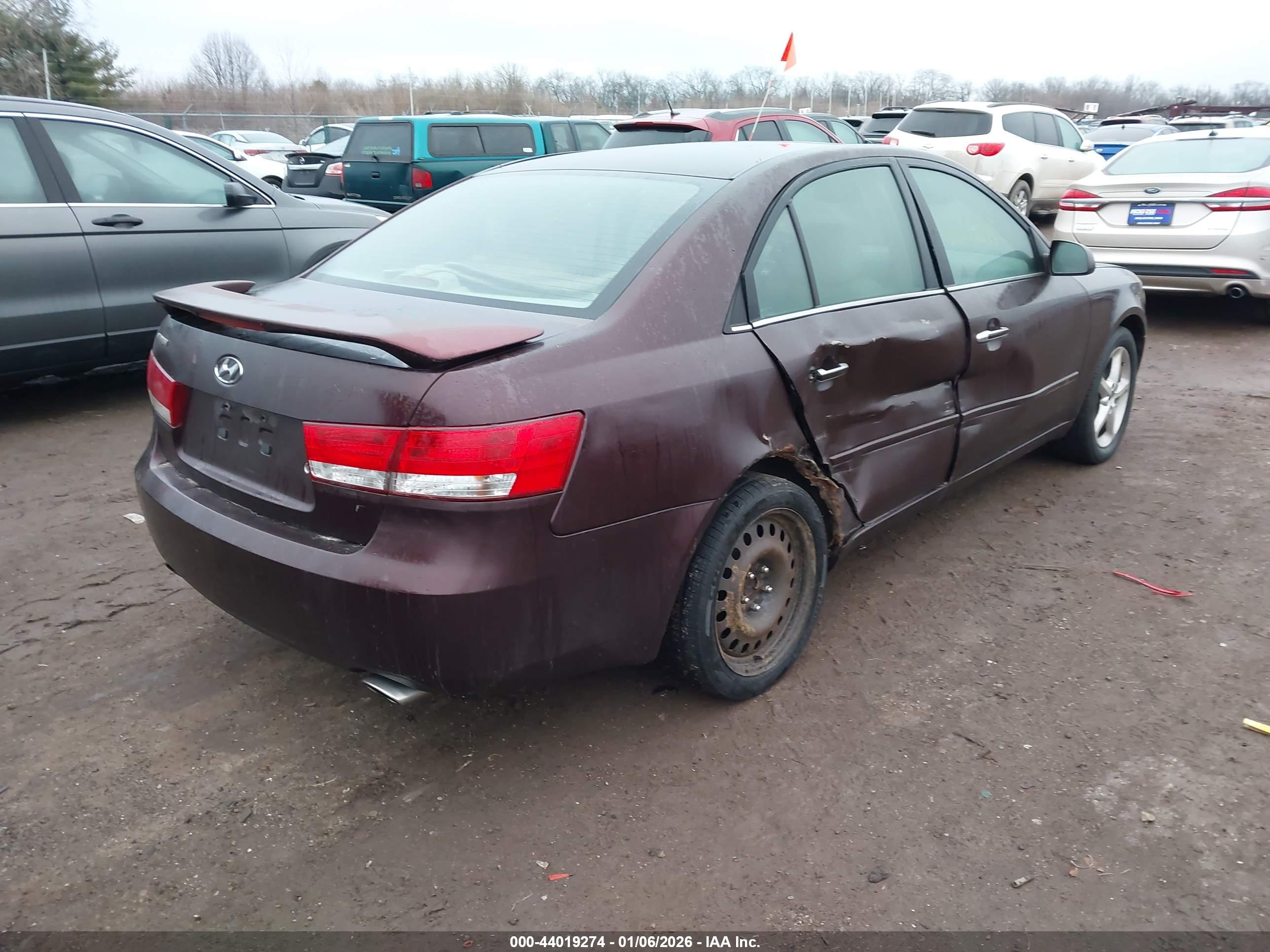 HYUNDAI SONATA image 4