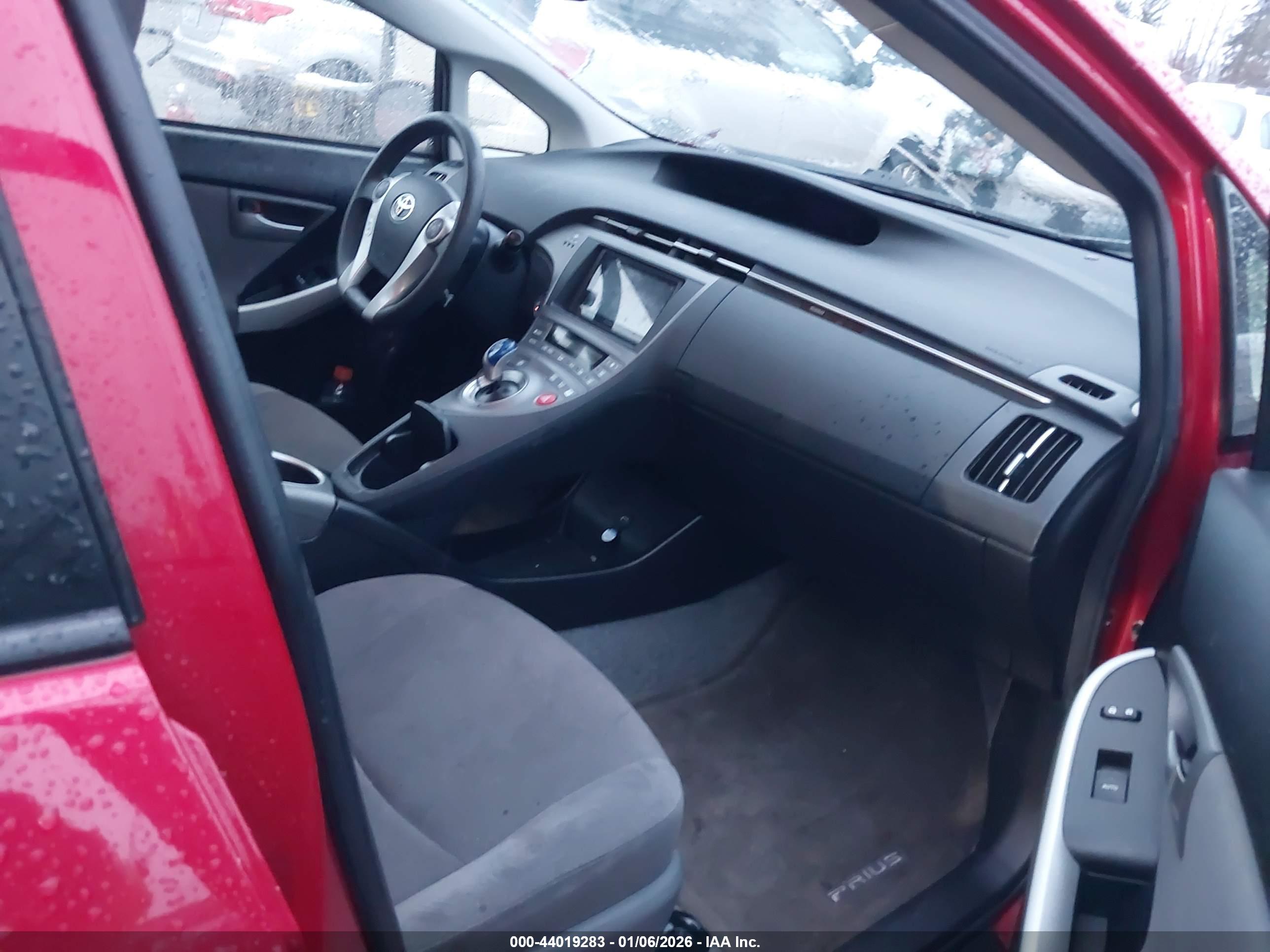 TOYOTA PRIUS image 5