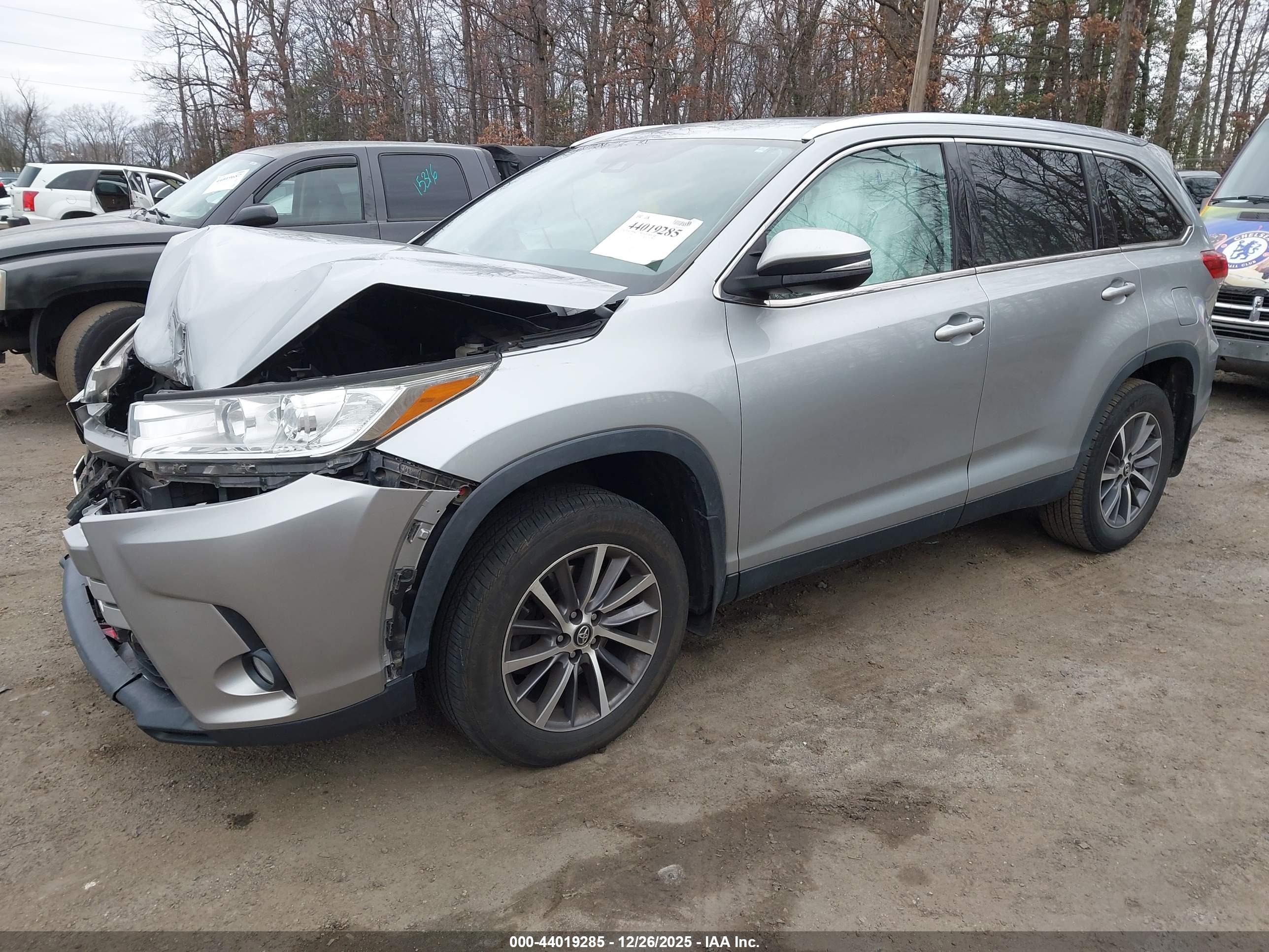 TOYOTA HIGHLANDER image 2