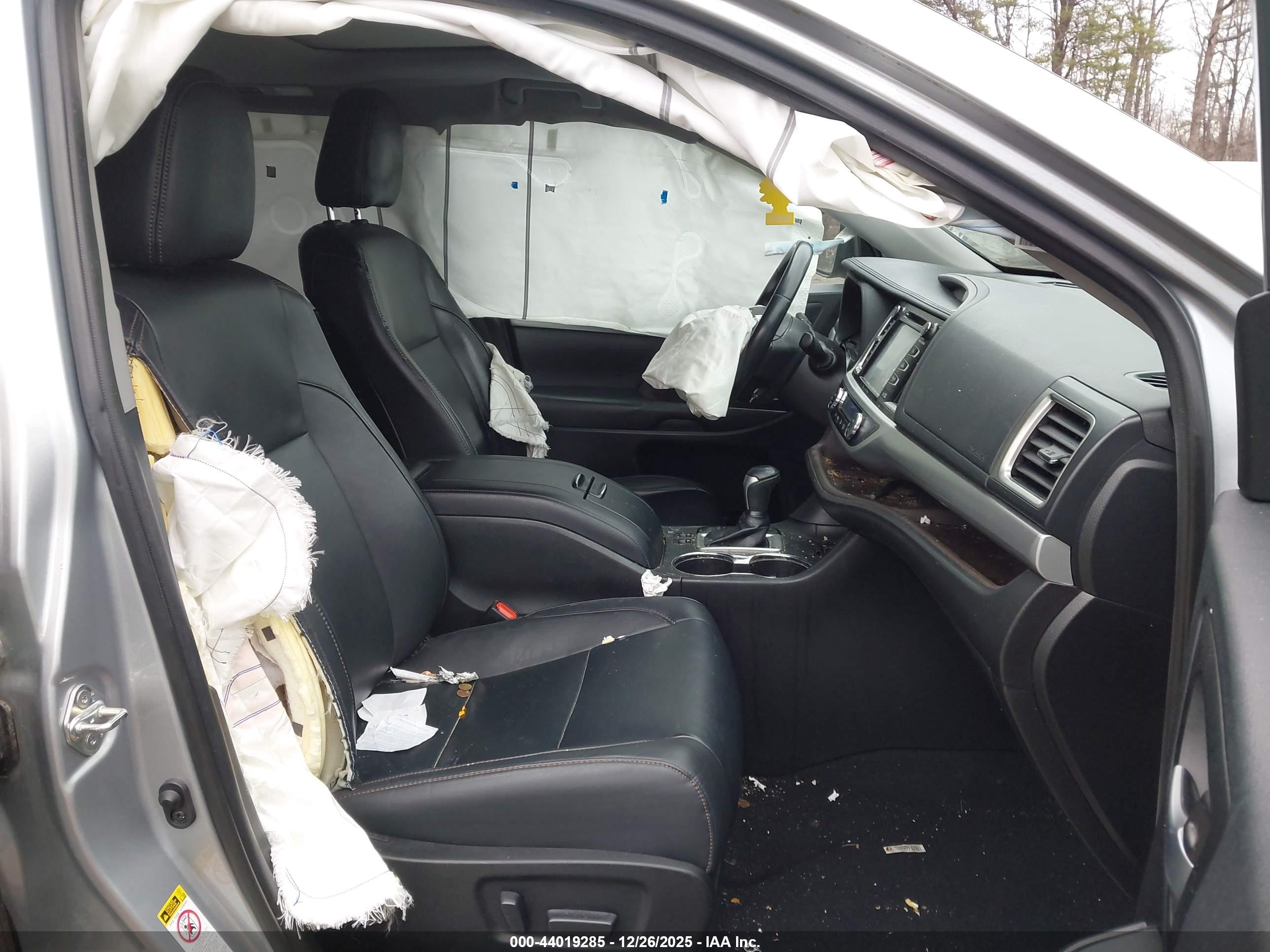 TOYOTA HIGHLANDER image 5