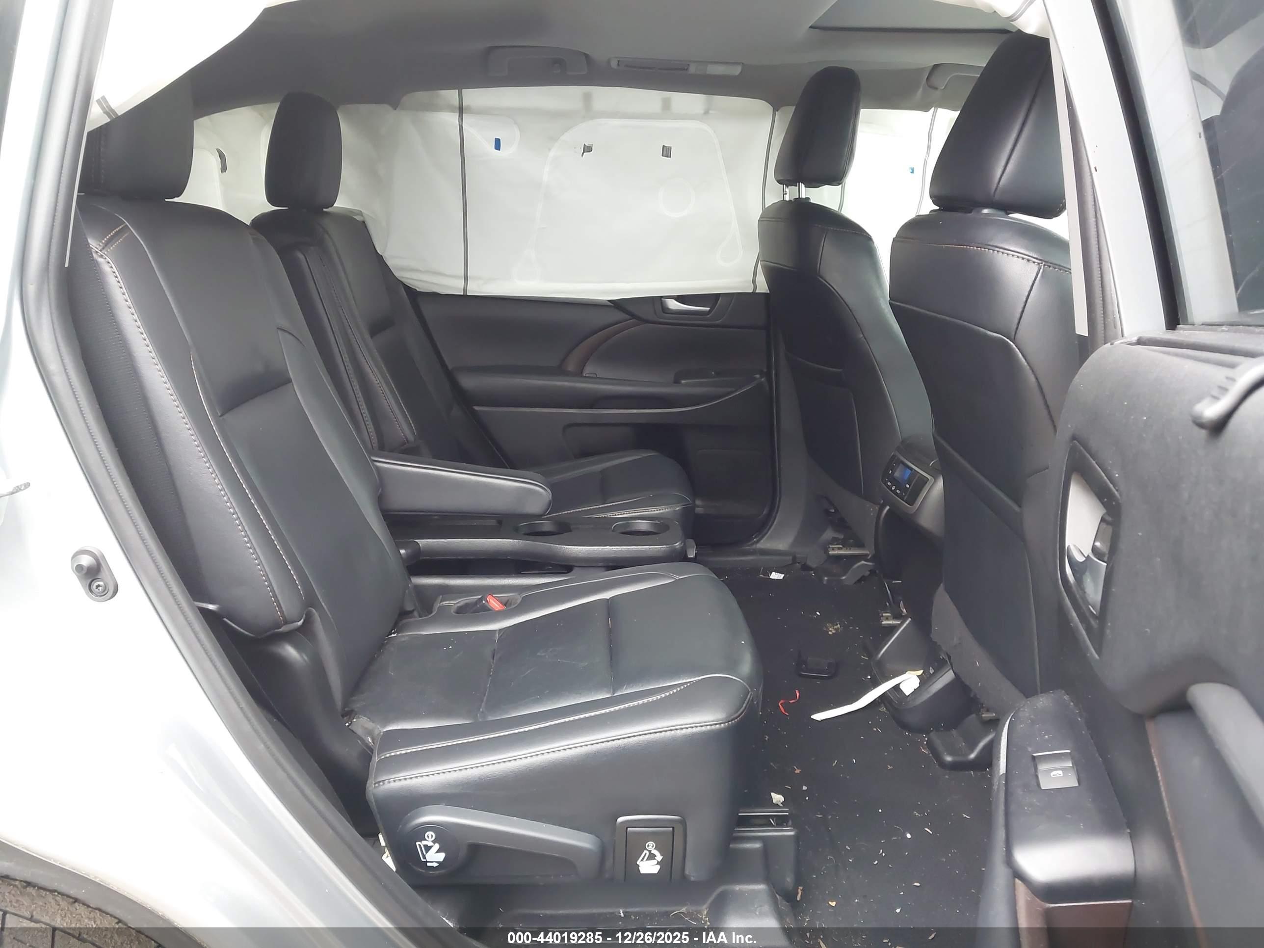 TOYOTA HIGHLANDER image 8