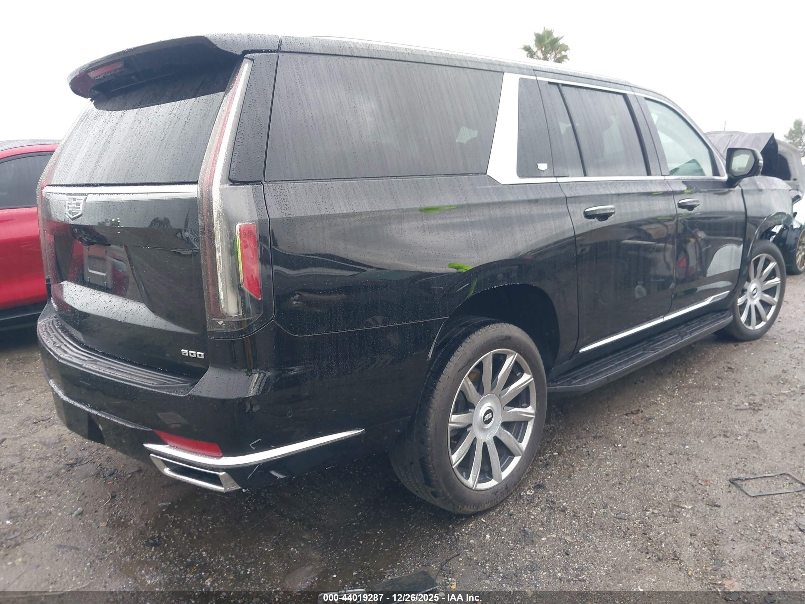 CADILLAC ESCALADE image 4
