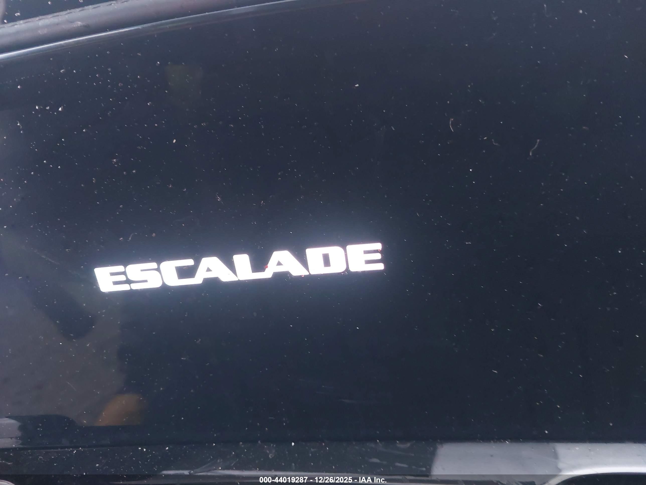 CADILLAC ESCALADE image 7
