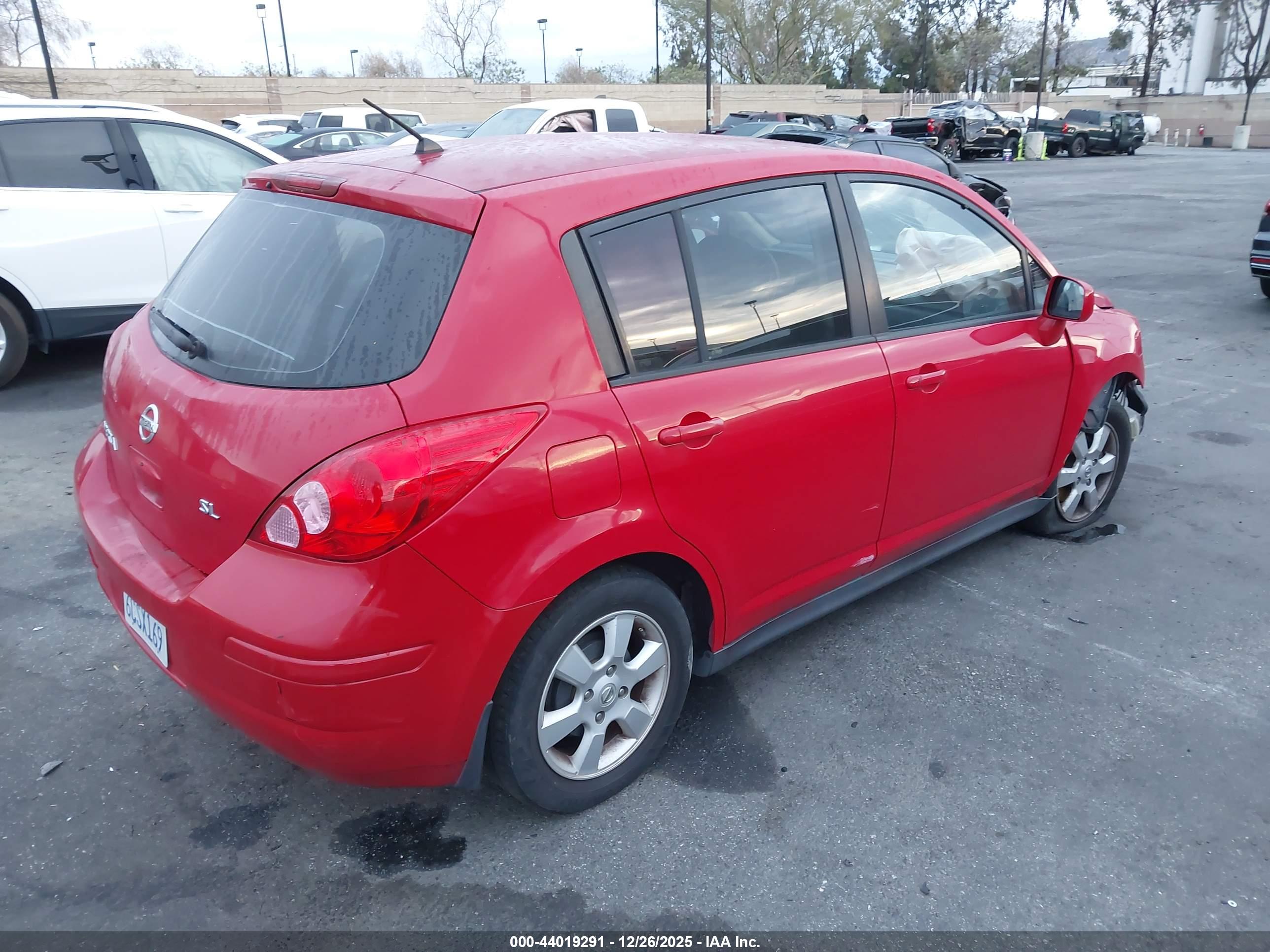NISSAN VERSA image 4