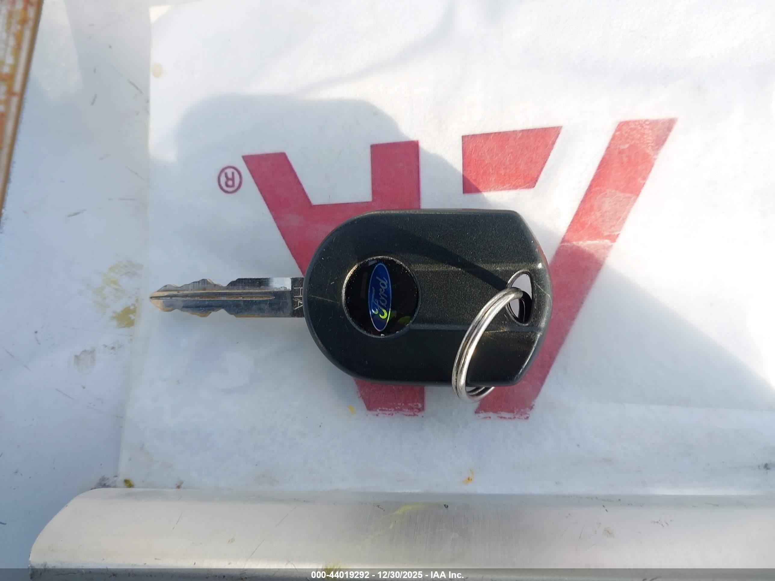 FORD ESCAPE image 11