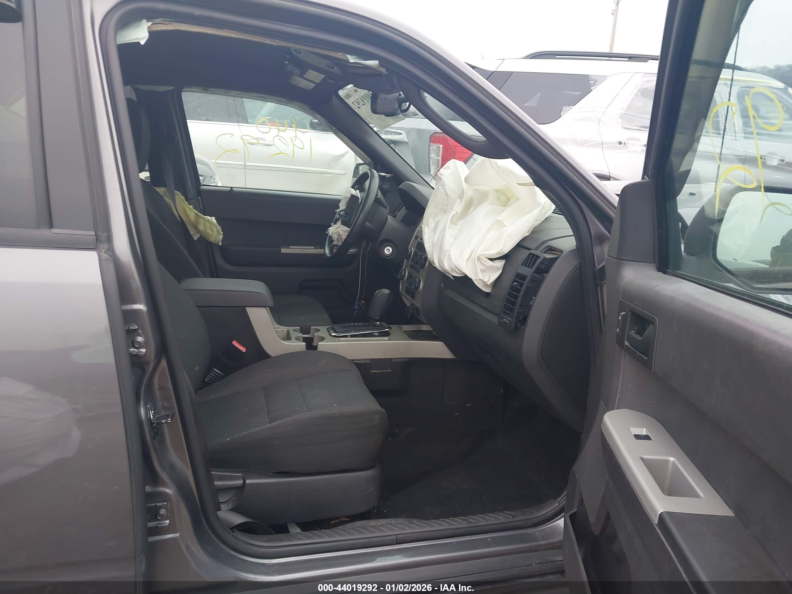 FORD ESCAPE image 5