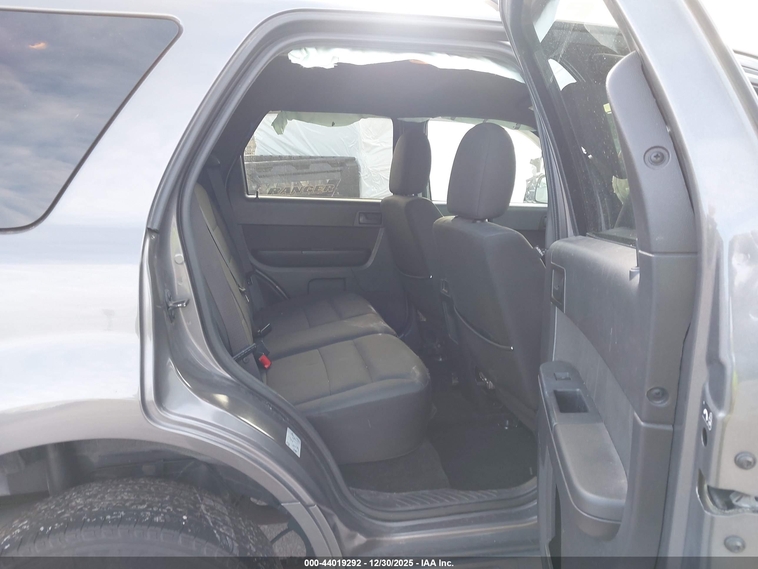 FORD ESCAPE image 8