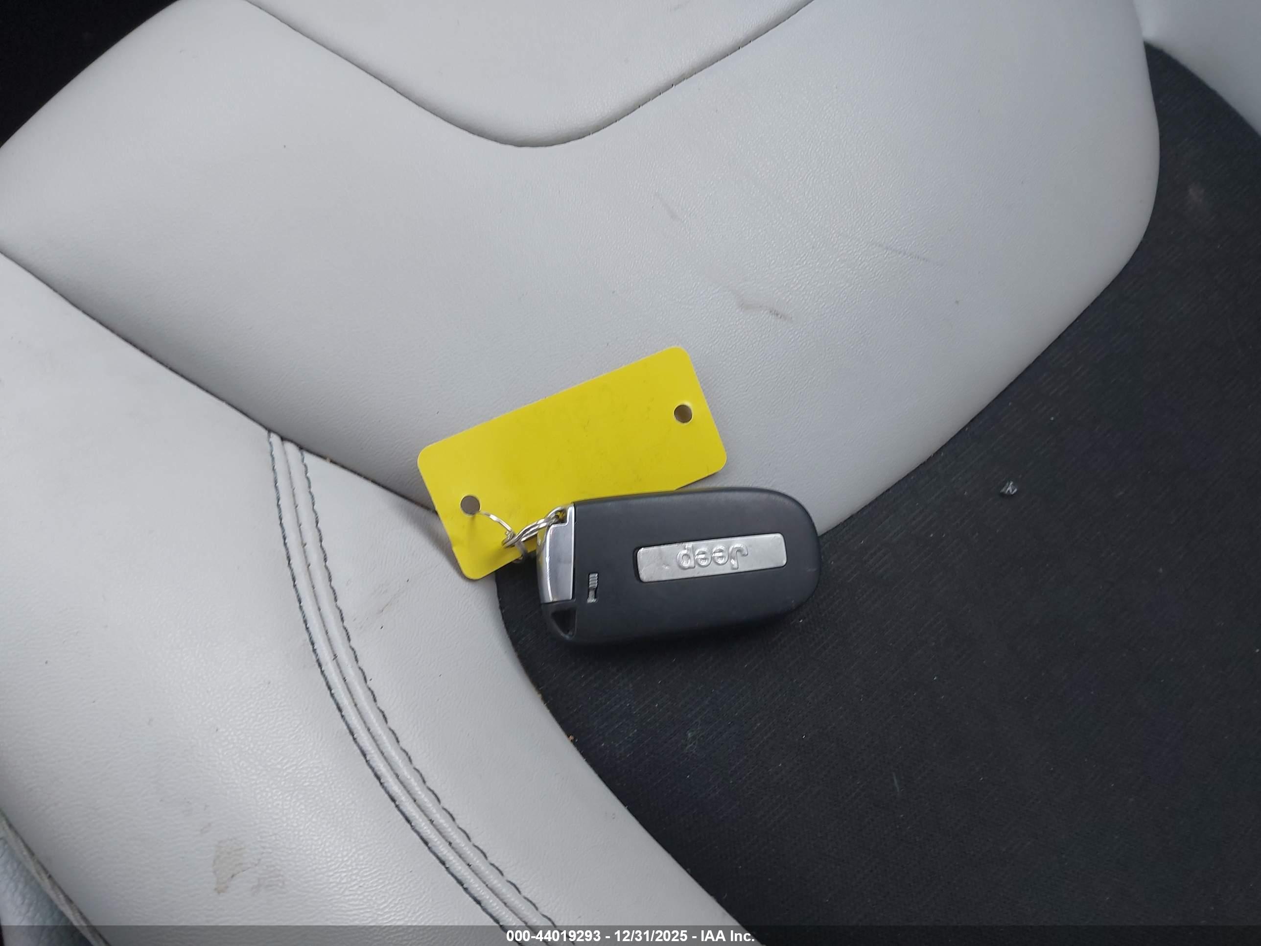 JEEP CHEROKEE image 11