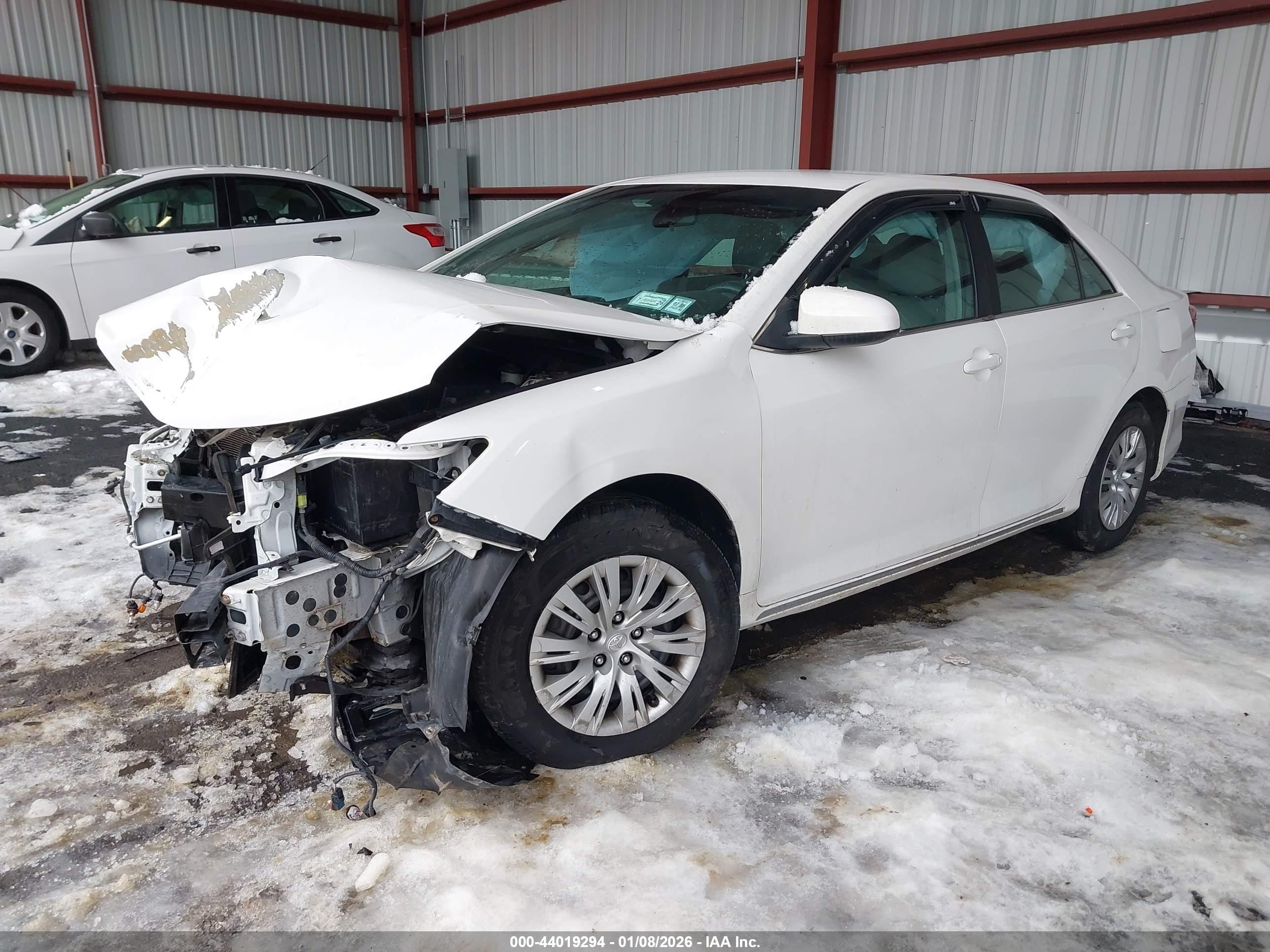 TOYOTA CAMRY image 2