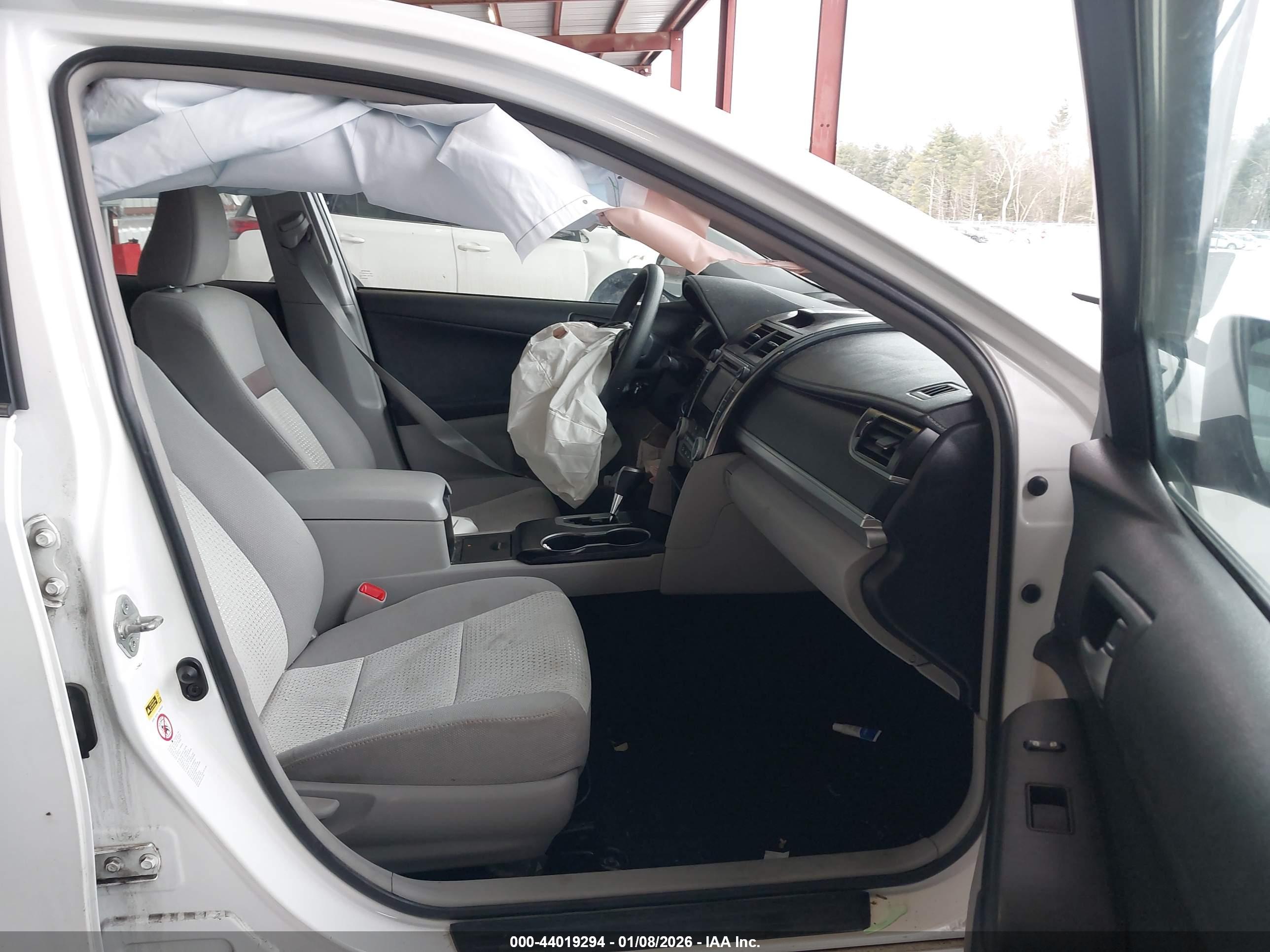TOYOTA CAMRY image 5