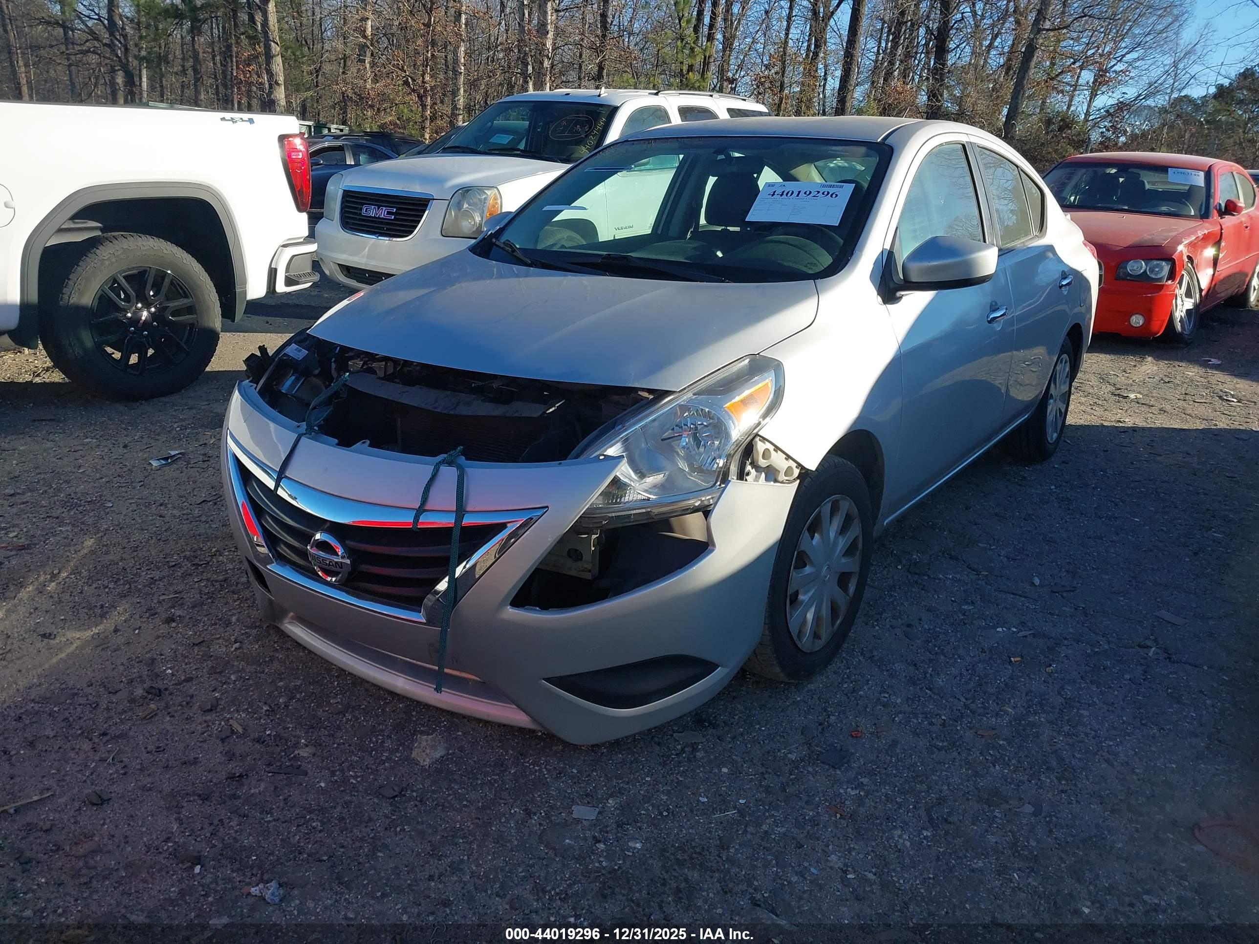 NISSAN VERSA image 2