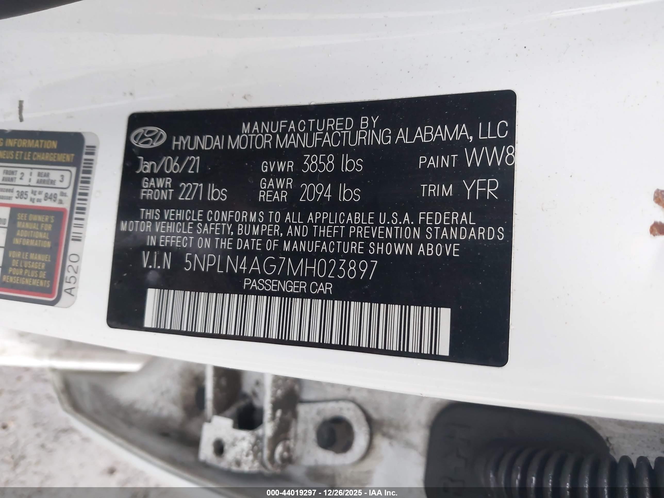HYUNDAI ELANTRA image 9