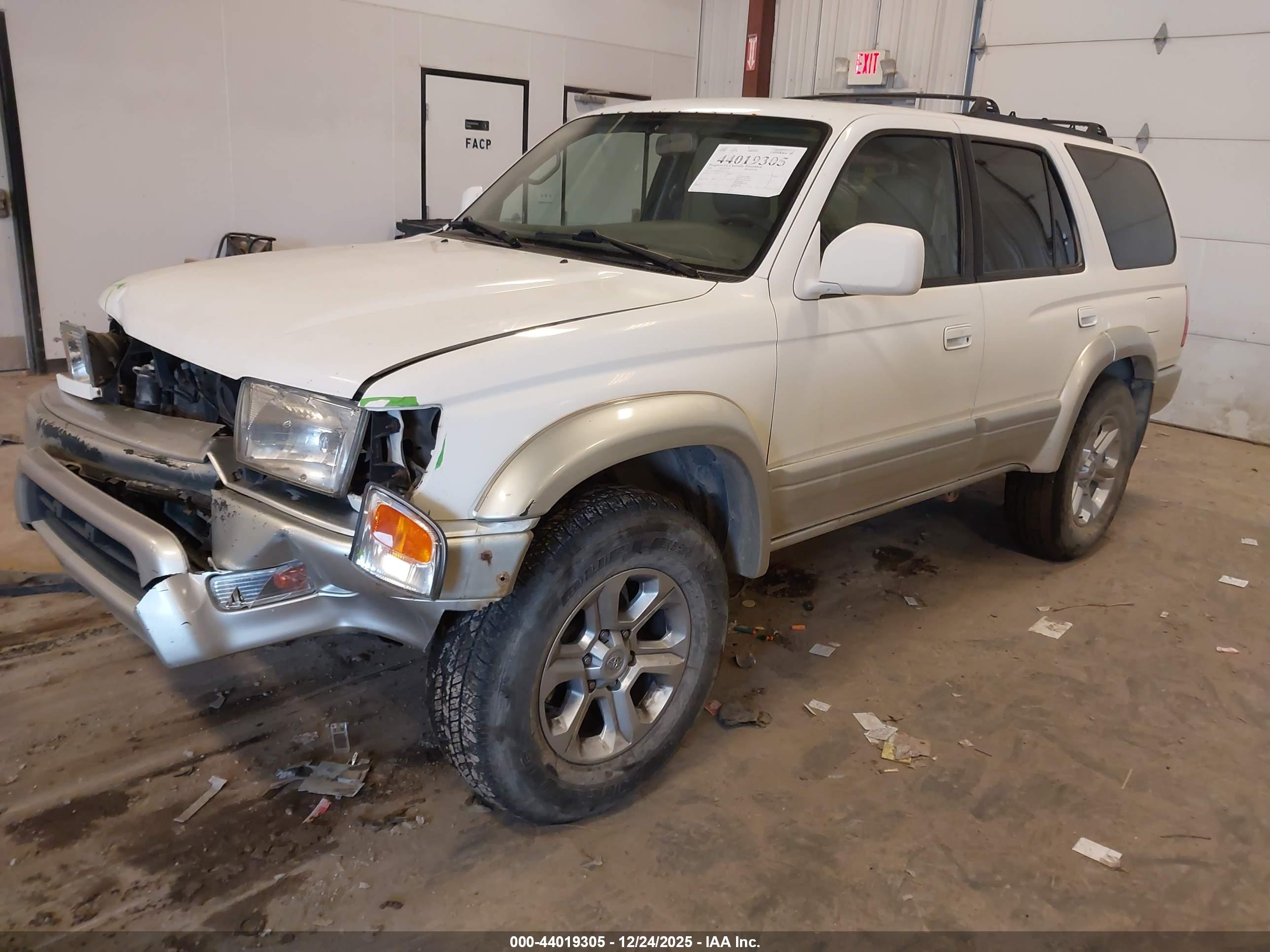 TOYOTA 4RUNNER image 2