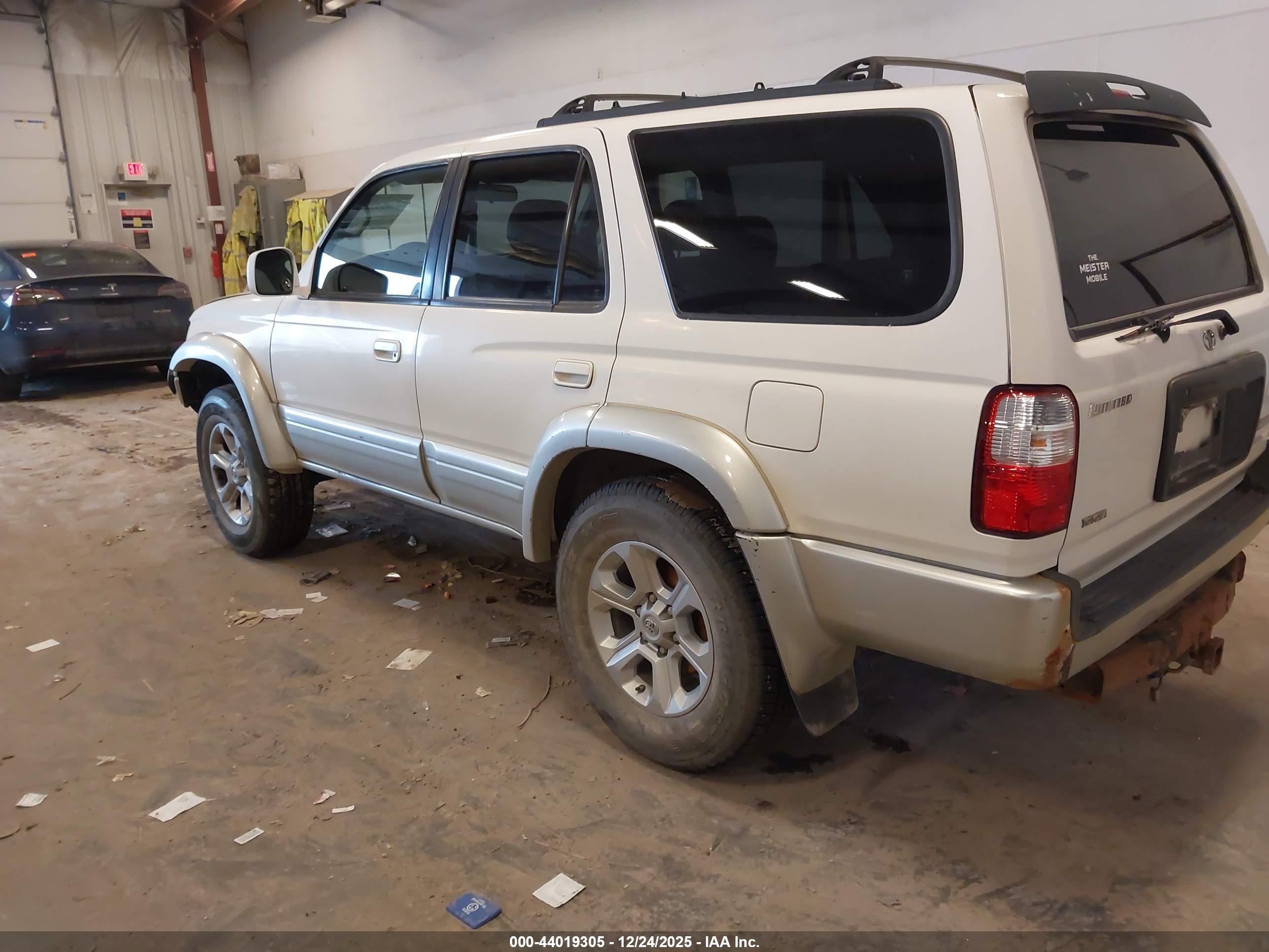 TOYOTA 4RUNNER image 3
