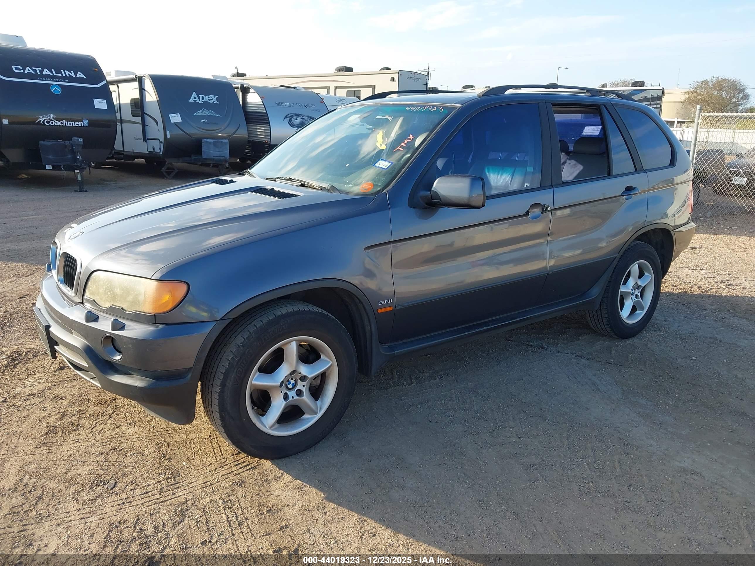 BMW X5 image 2
