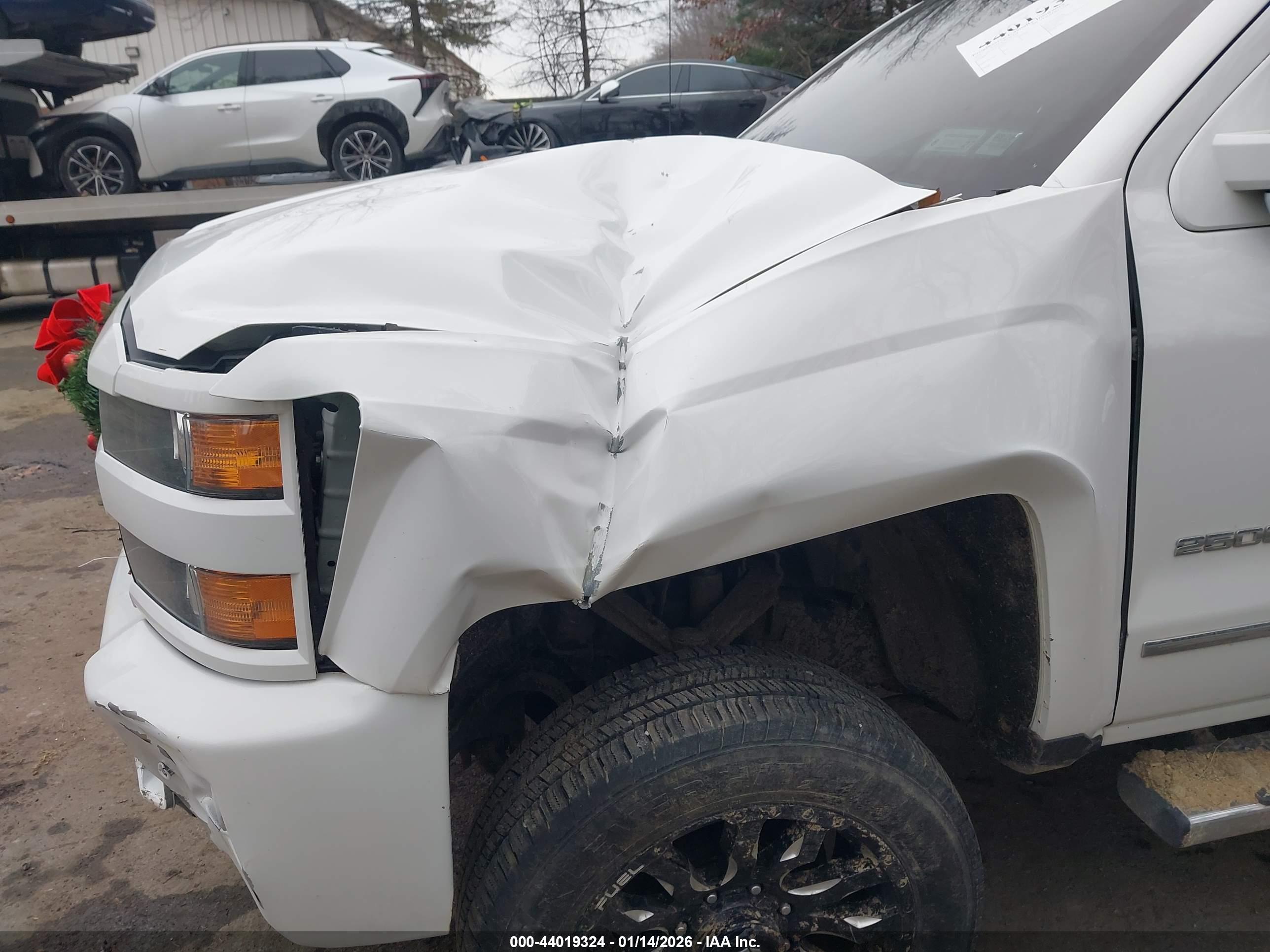 CHEVROLET SILVERADO image 6