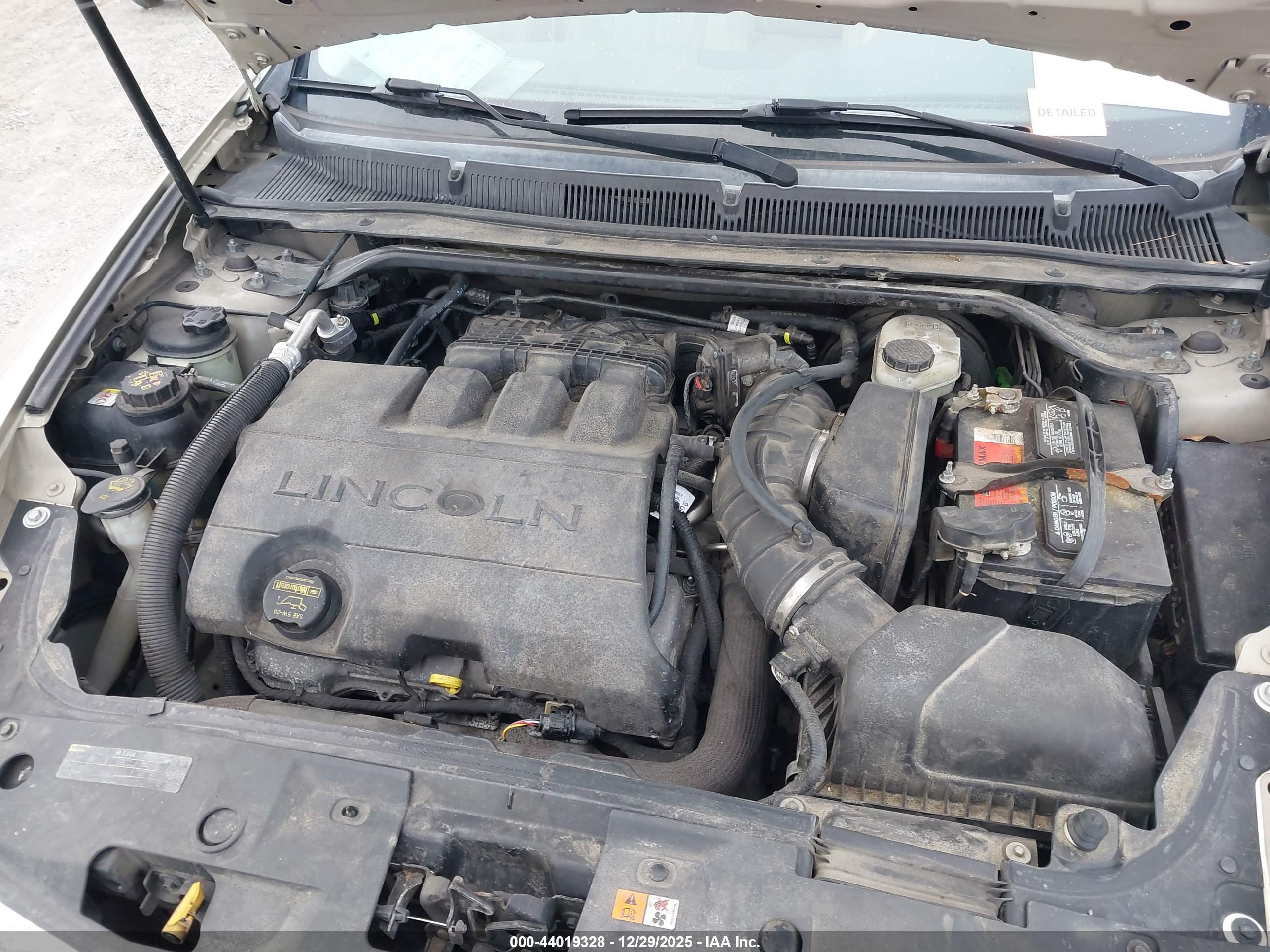 LINCOLN MKS image 10